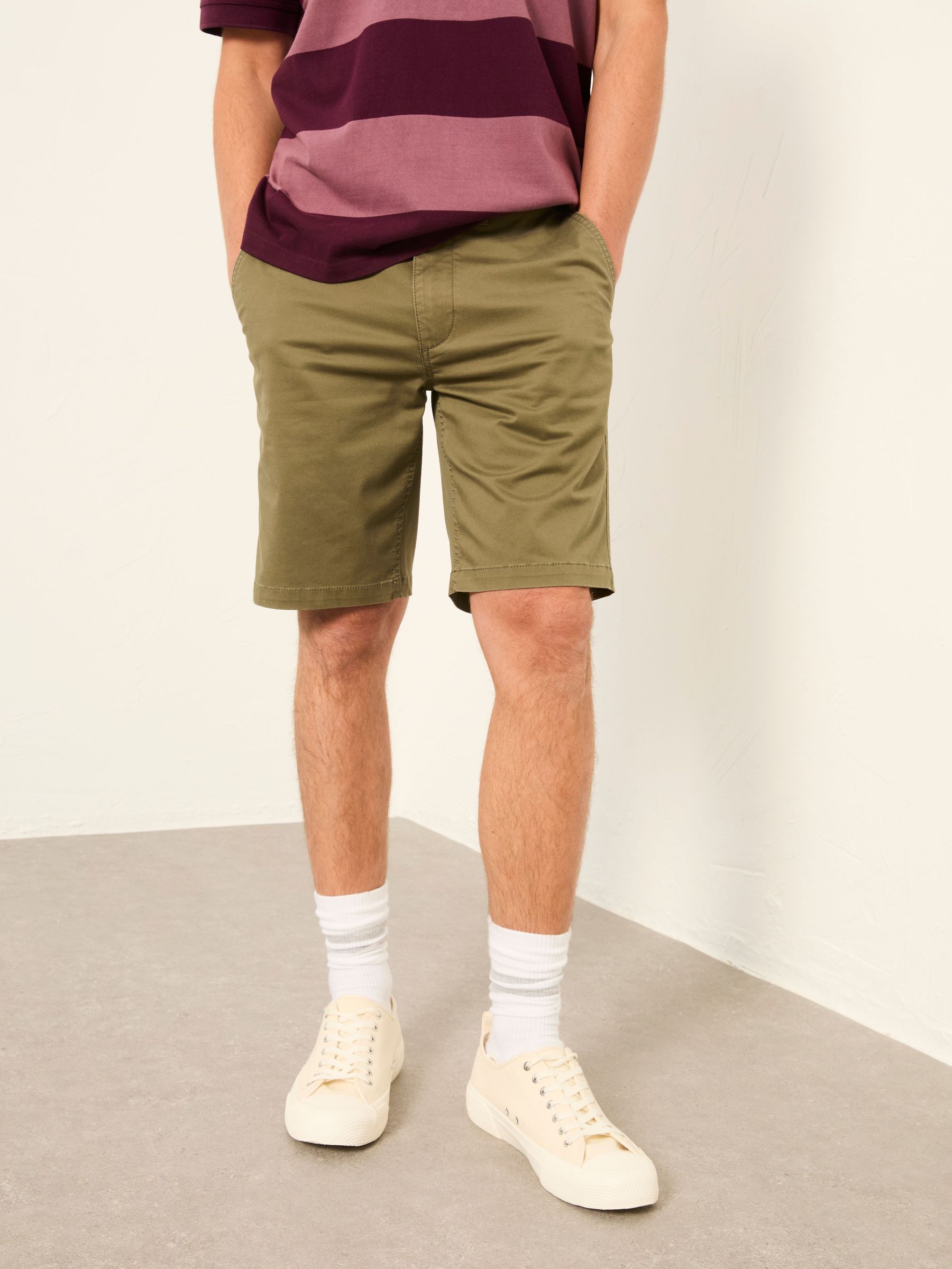 Mawes Khaki Green Chino Shorts (W52755) | €58