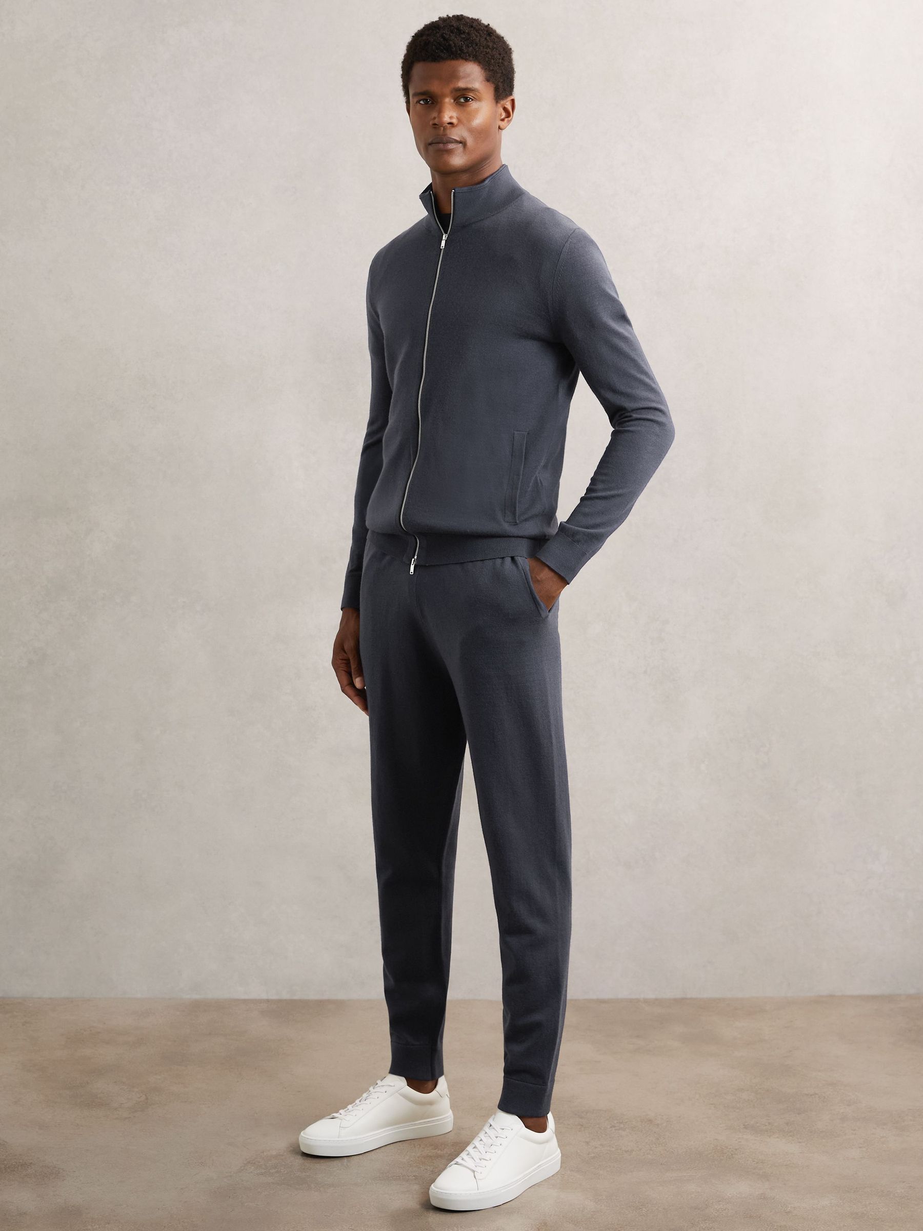 Merino Wool-Blend Cuffed Joggers in Midnight Navy (W58989) | Kč4,365