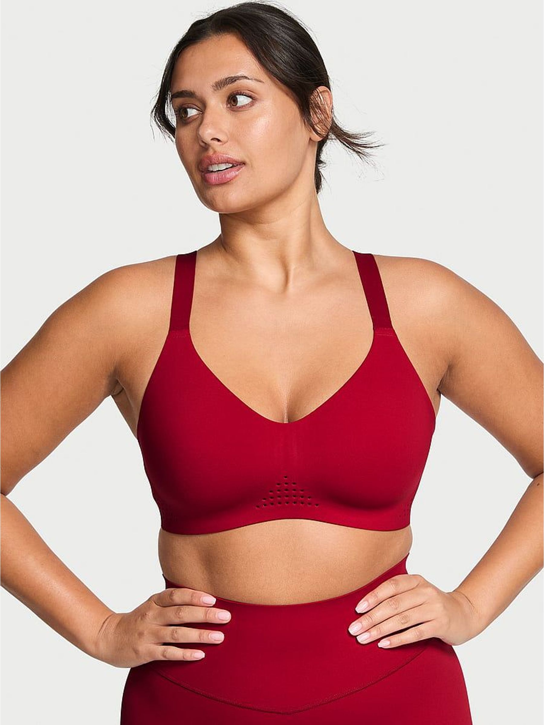 Red Lacquer Featherweight™ Medium V-Neck Sports Bra (W71633) | €59