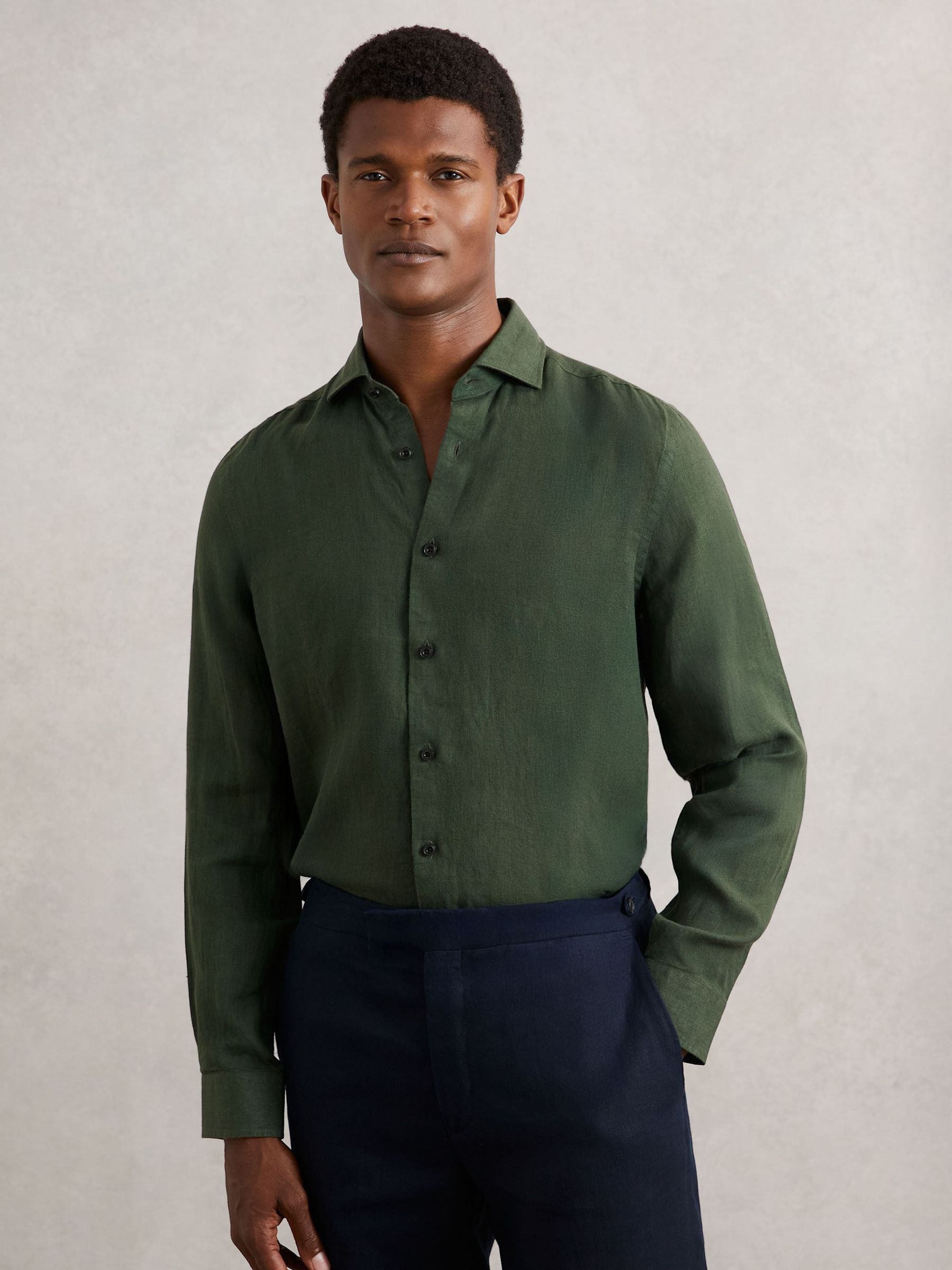 Linen Cutaway-Collar Shirt in Kale Green (W78574) | DKK1,000