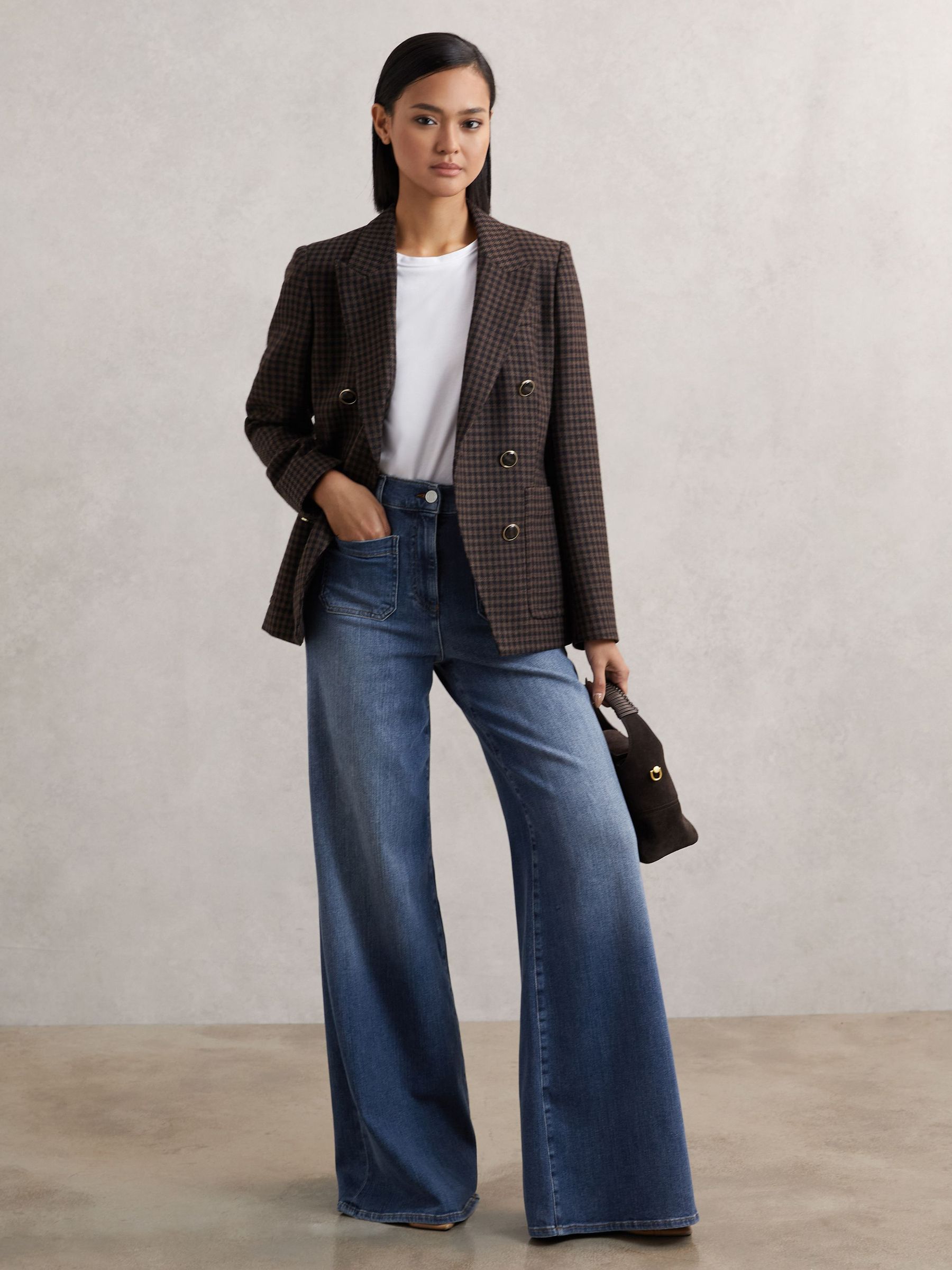 Petite Patch Pocket Wide Leg Jeans in Mid Blue (W83338) | 925 QAR