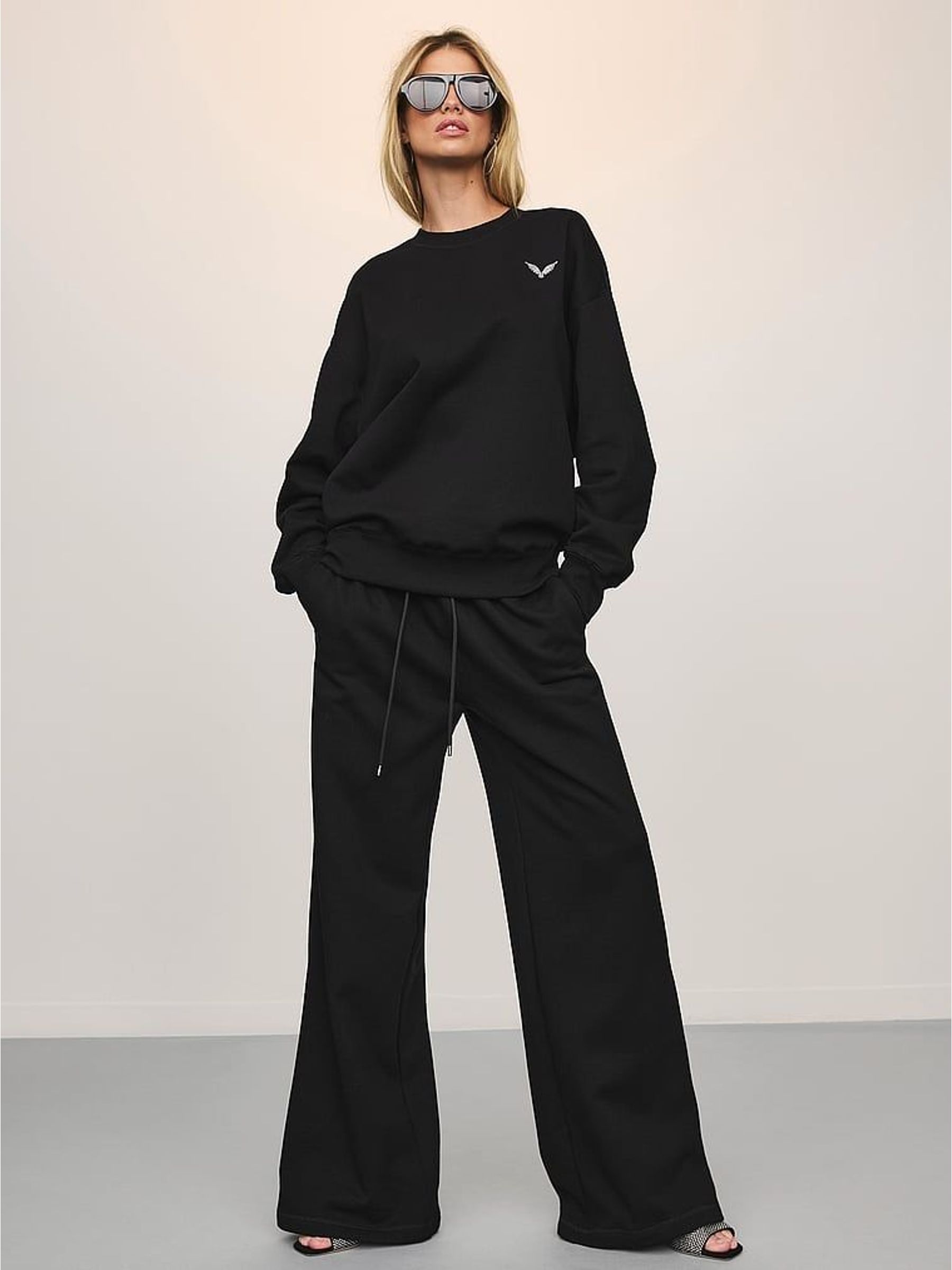 Black Fashion Show Angel Oversized Sweatshirt (W96072) | €83