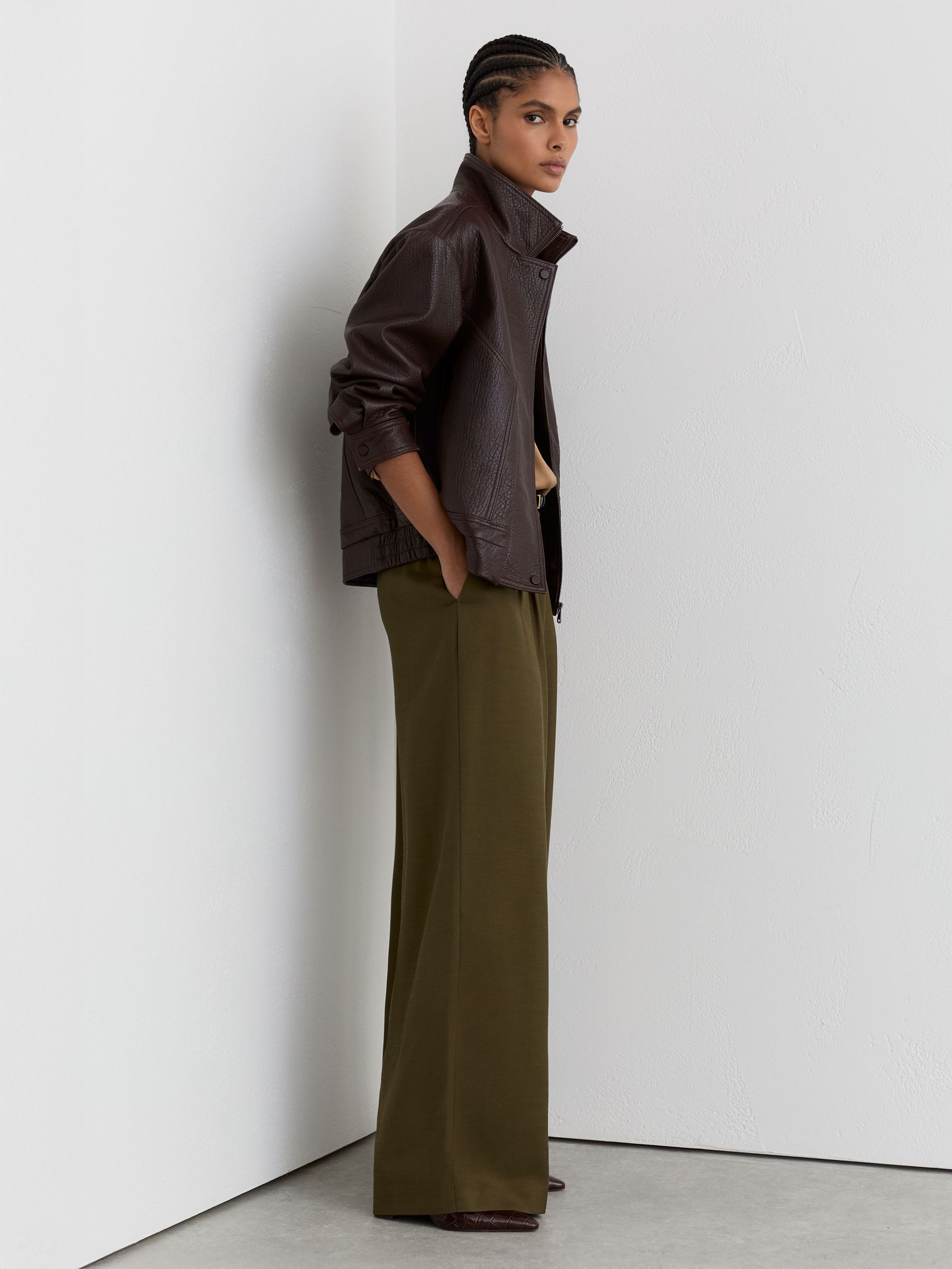 Petite Wide-Leg Pleated Trousers in Khaki Green (Y27610) | €220