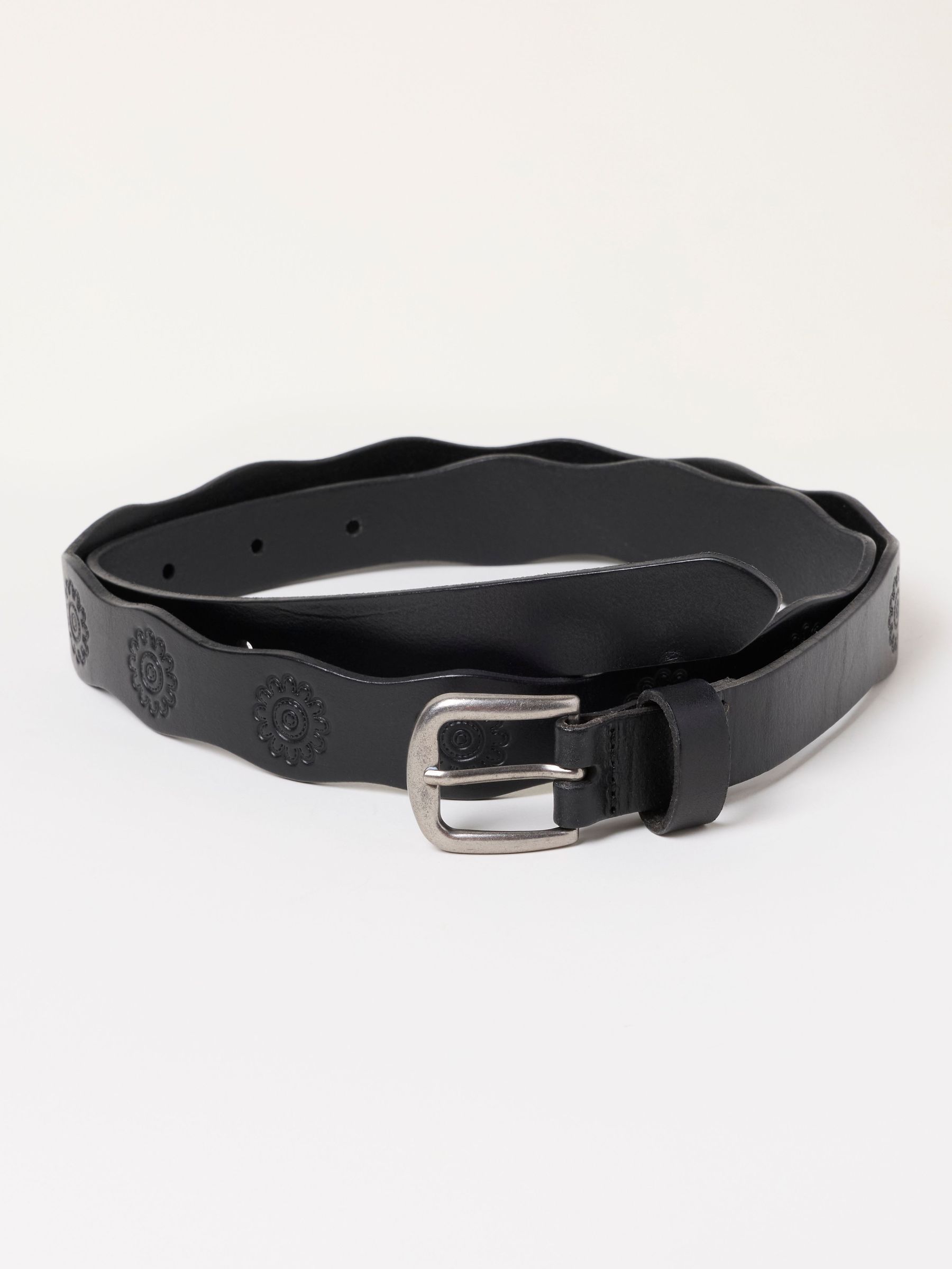 Black - Scallop Leather Belt