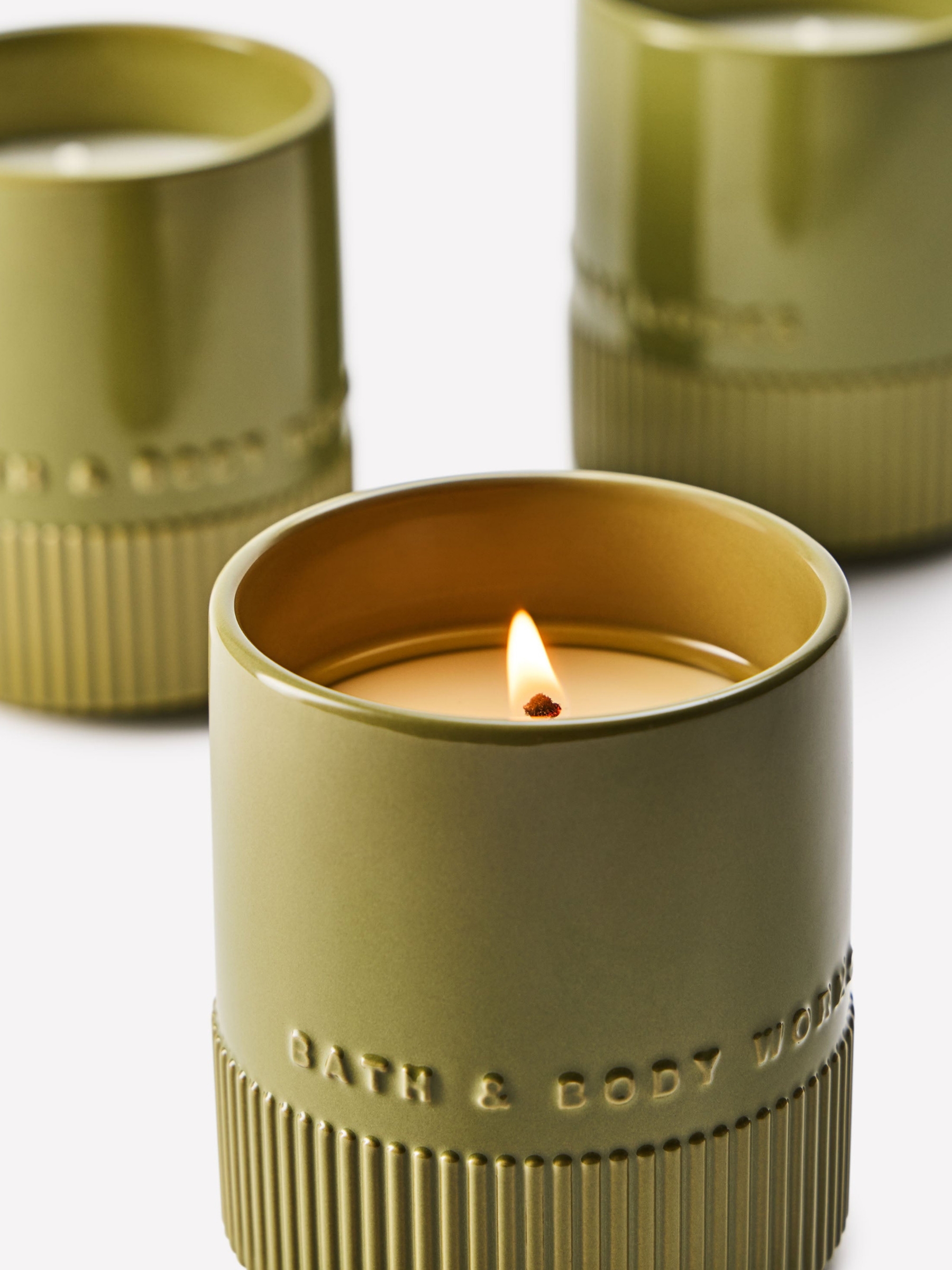 Sea Salt & Musk Single Wick Ceramic Candle 227g - Image 2 of 5