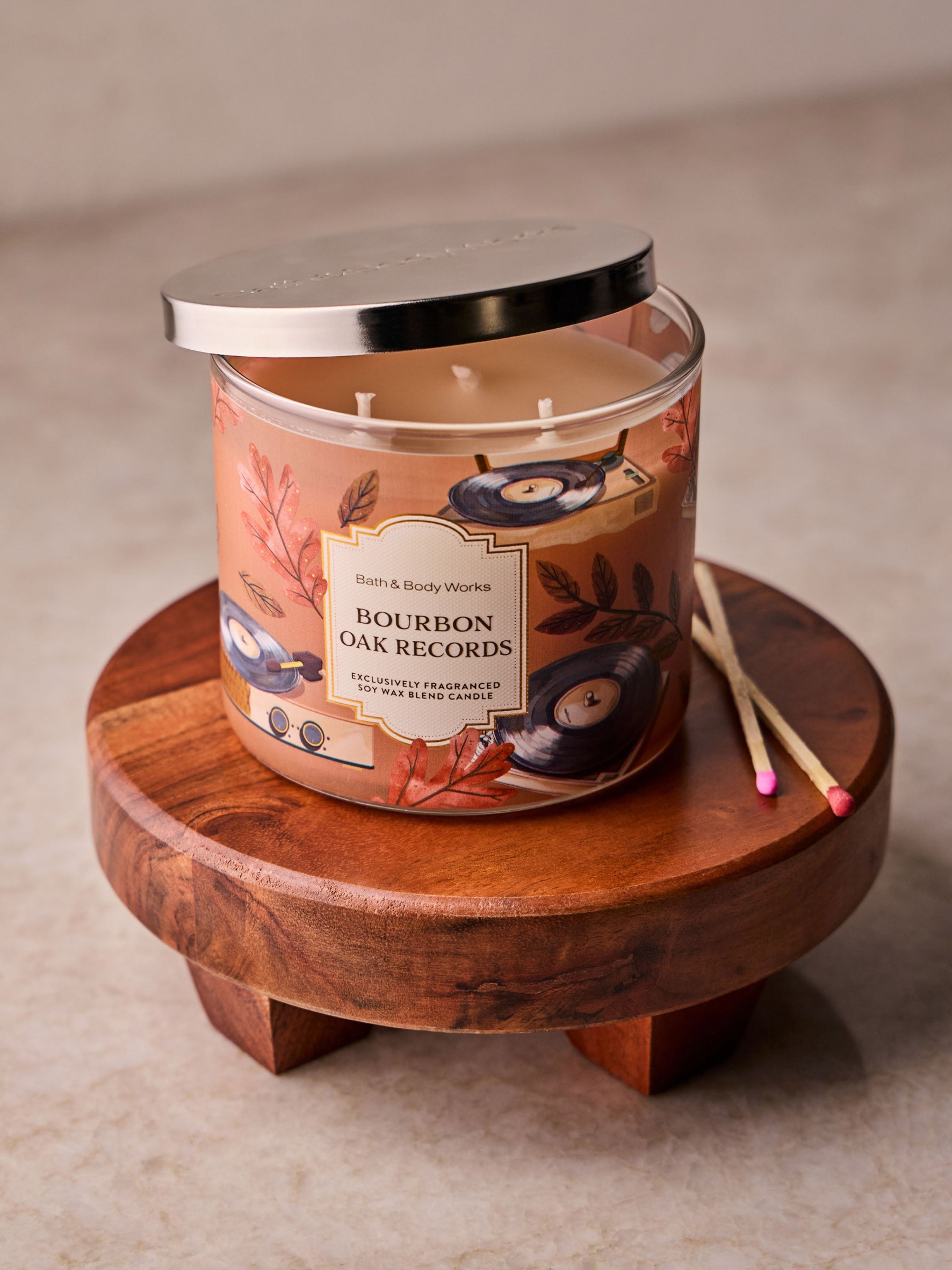 Bourbon Oak & Records 3-Wick Candle 411g - Image 4 of 4