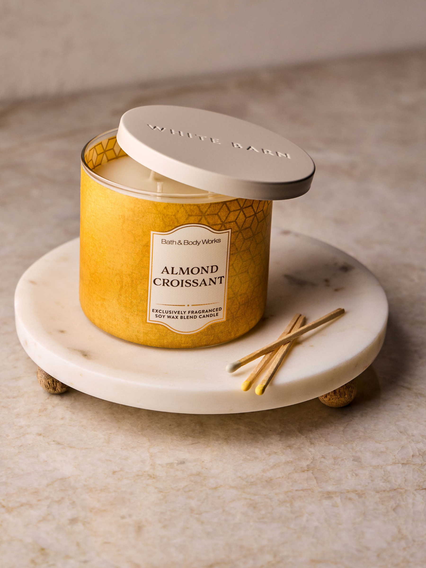 Almond Croissant 3-Wick Candle 411g - Image 4 of 4 Almond Croissant 3-Wick Candle 411g - Image 4 of 4