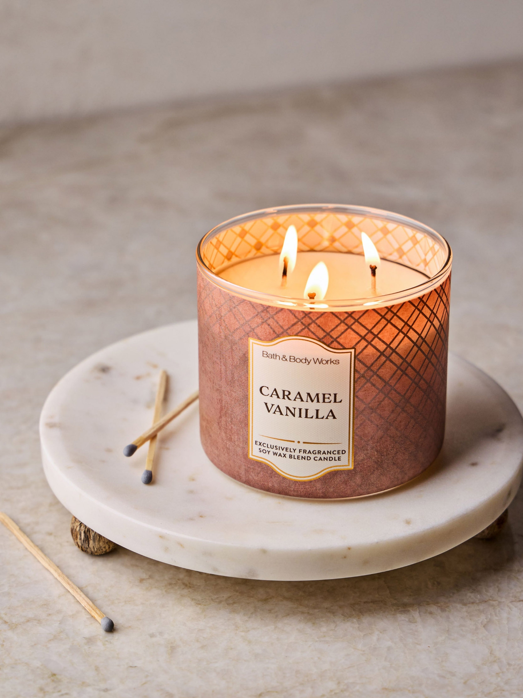 Caramel & Vanilla 3-Wick Candle 411g - Image 4 of 4 Caramel & Vanilla 3-Wick Candle 411g - Image 4 of 4