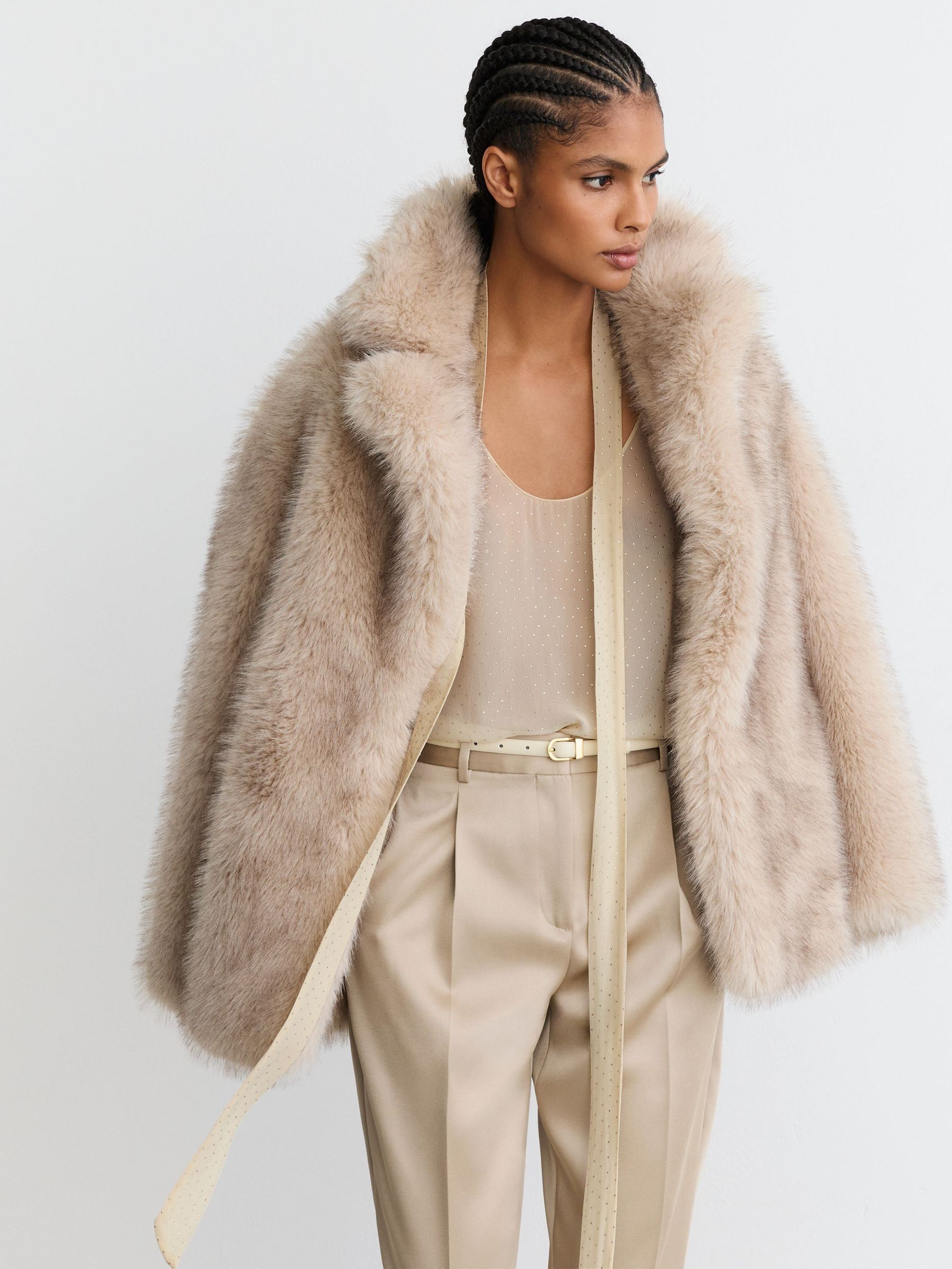 Sheer Crystal-Detail Scarf-Neck Vest in Champagne Neutral - Bild 5 von 7