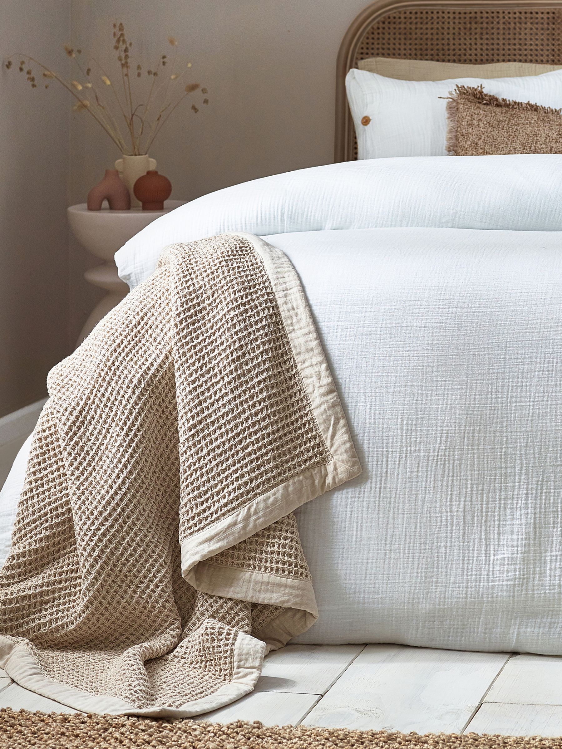 Yard White Lark Muslin 100% Cotton Duvet Cover Set - Image 4 of 4