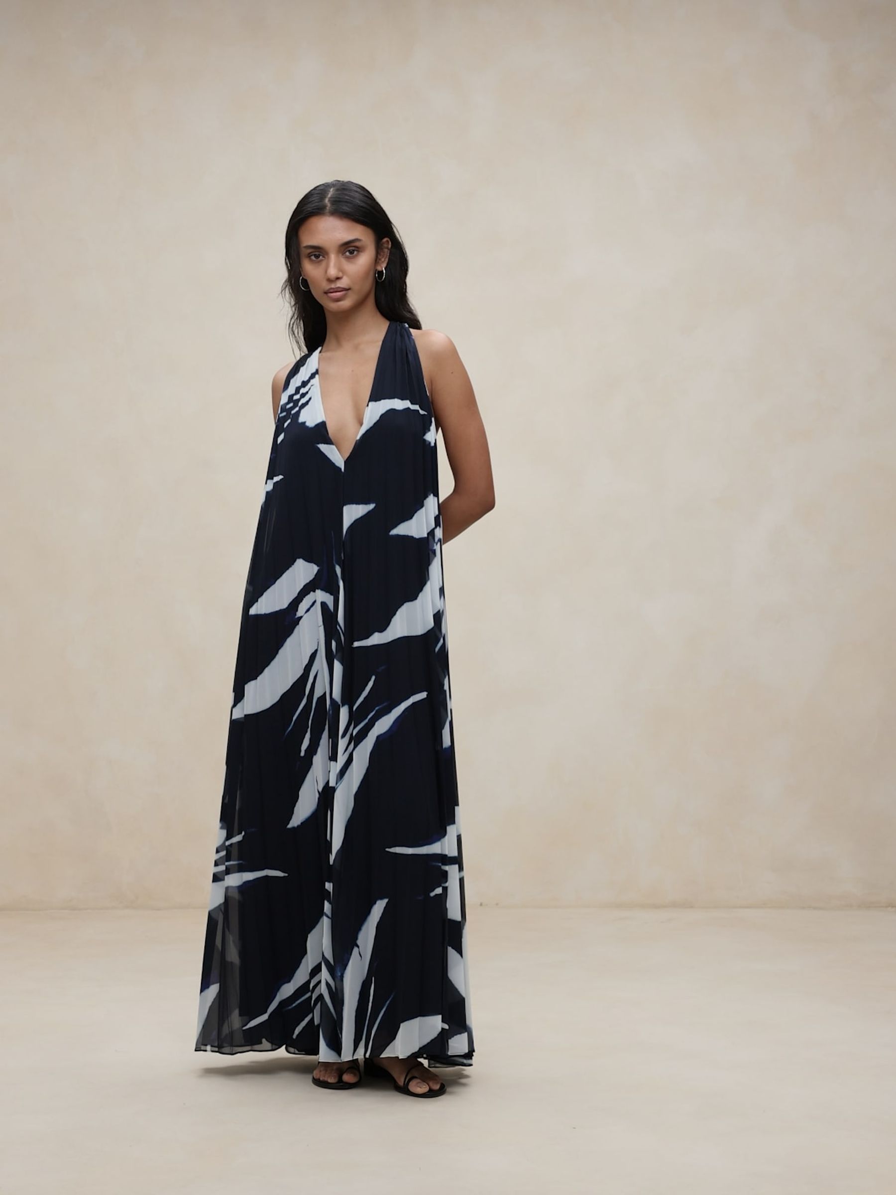Banana Republic Black/White Odetta Pleated Maxi Dress | Gap