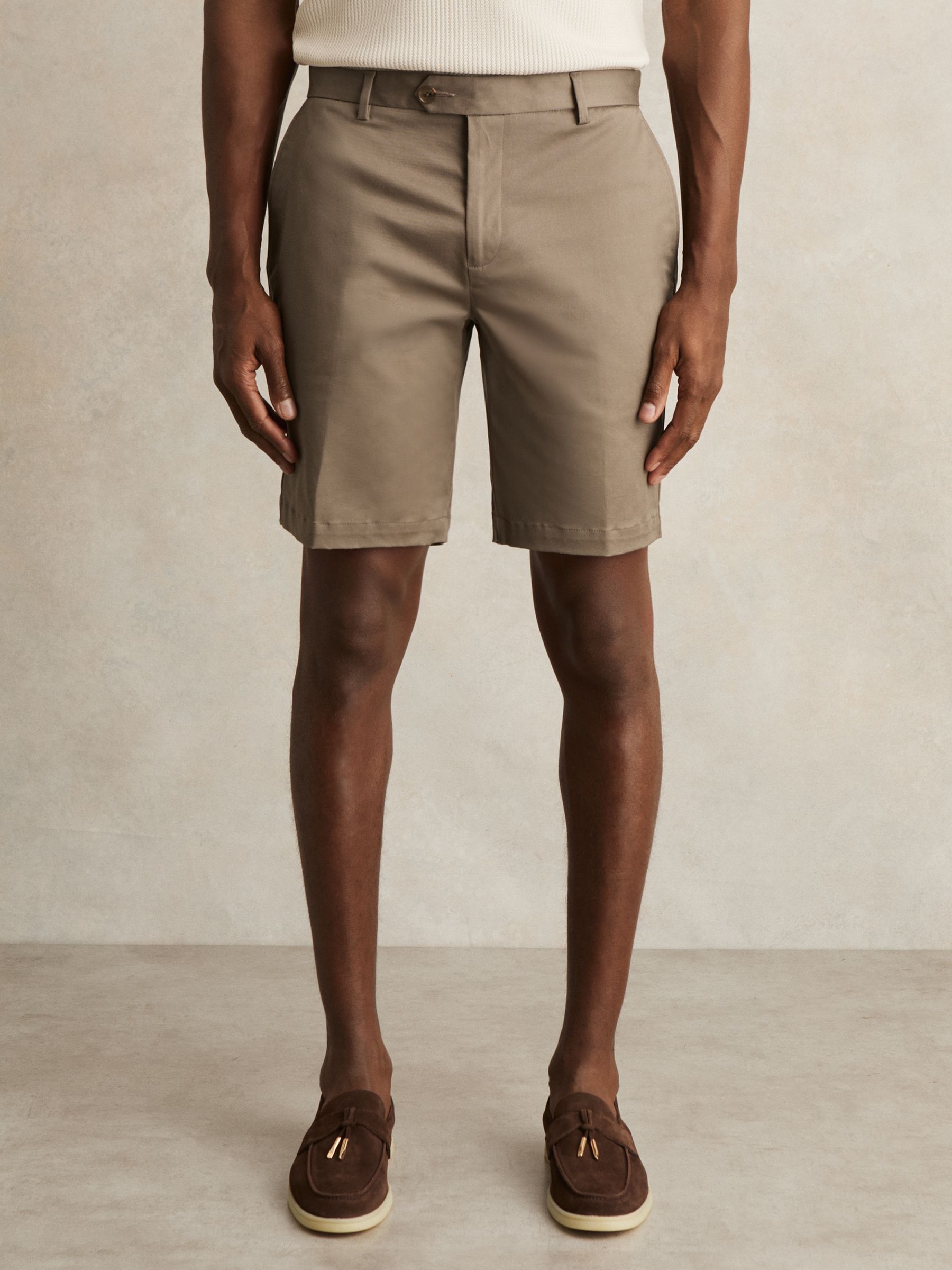 Oe Hampton Cotton Chino Shorts with Stretch in Taupe - Image 4 of 6