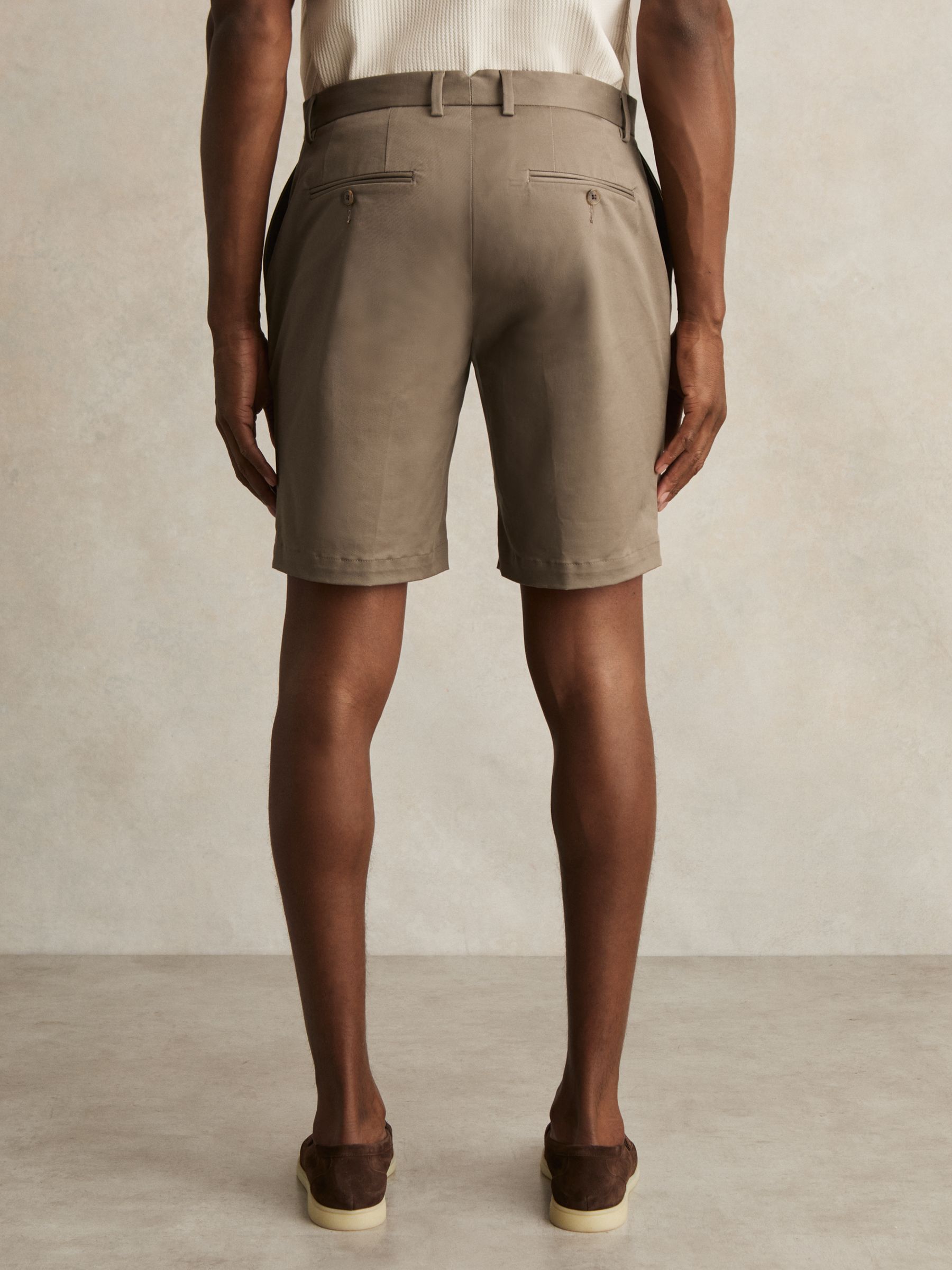 Oe Hampton Cotton Chino Shorts with Stretch in Taupe - Image 5 of 6