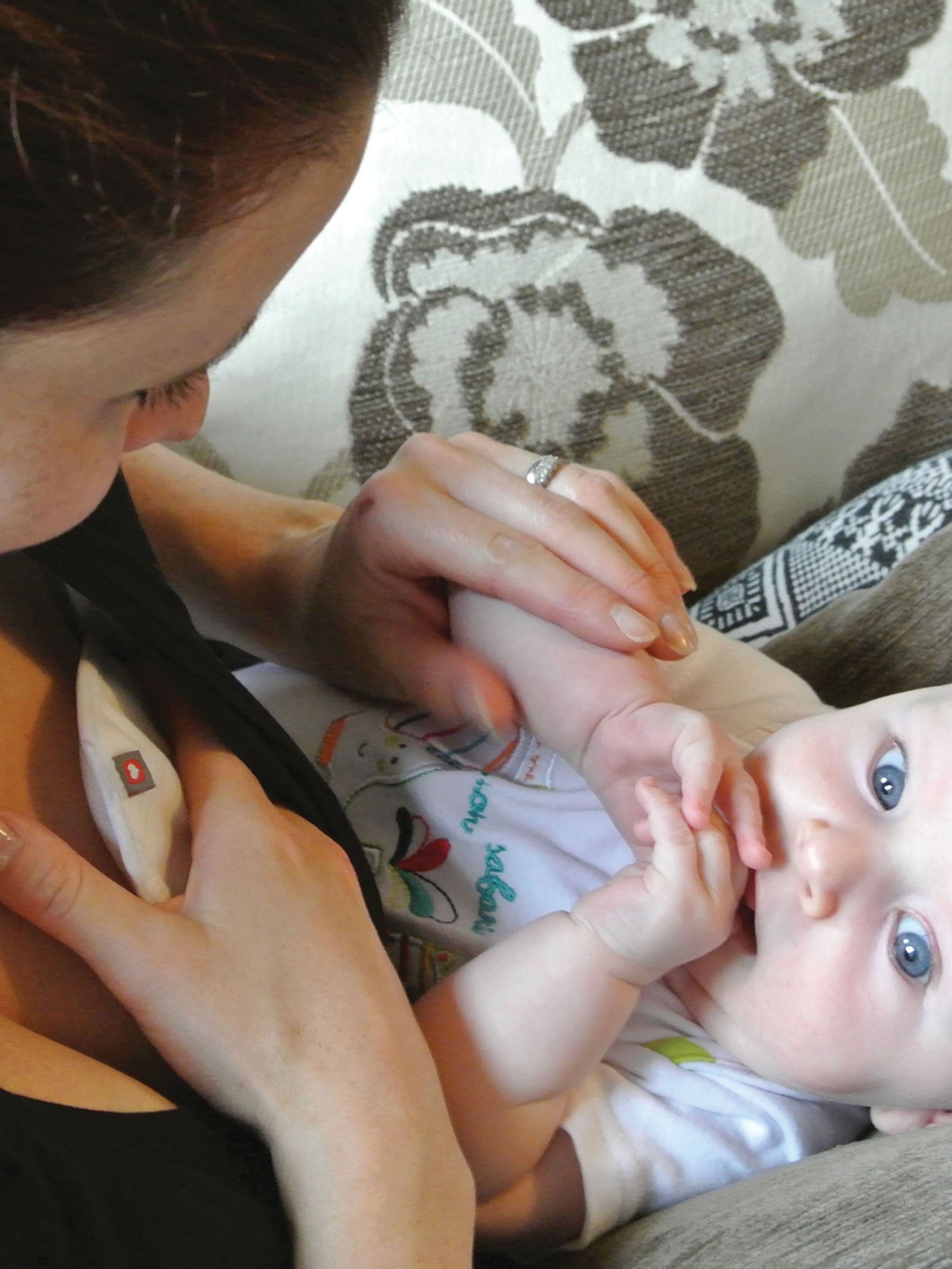 Close Pop-In Reusable Breast Pads - Image 2 of 2