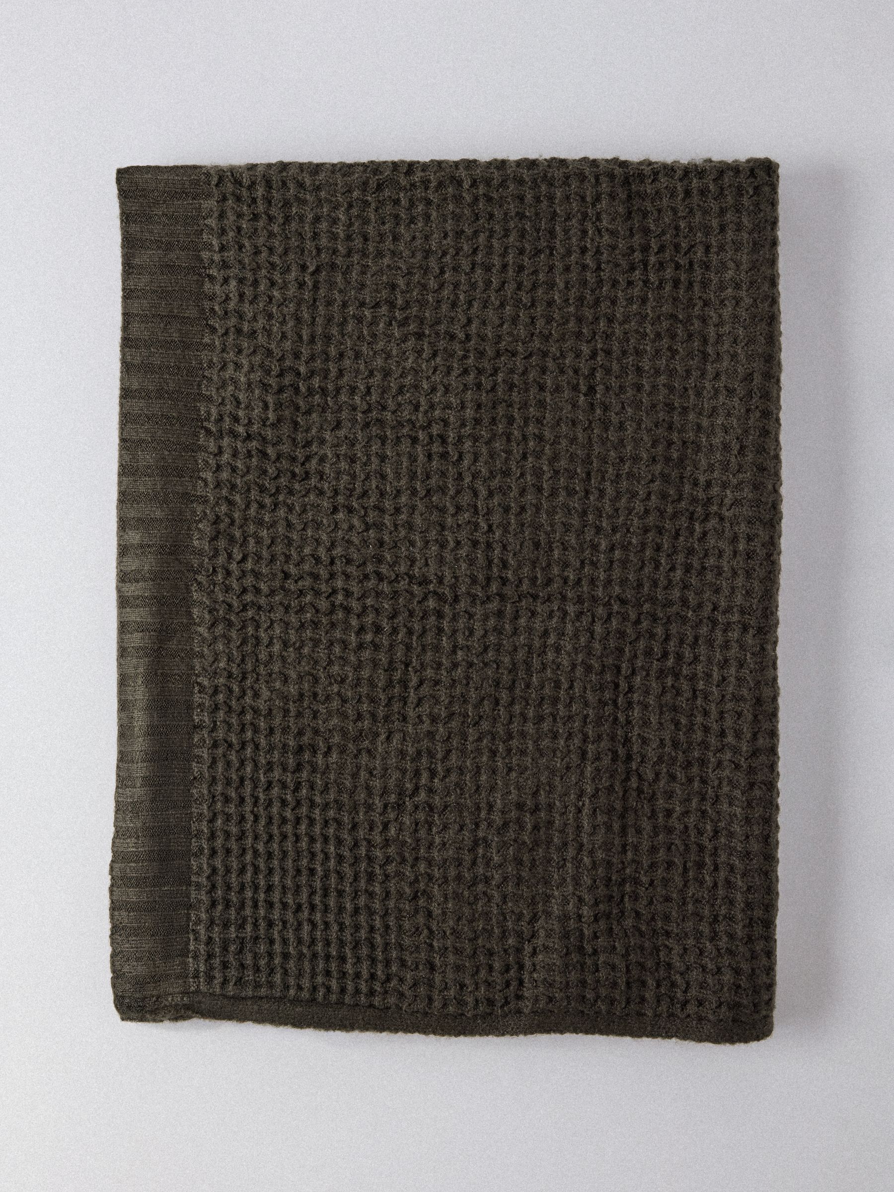 The Set 2 Pack Olive Green Ribbed Waffle Knitted Throws - Image 3 of 4