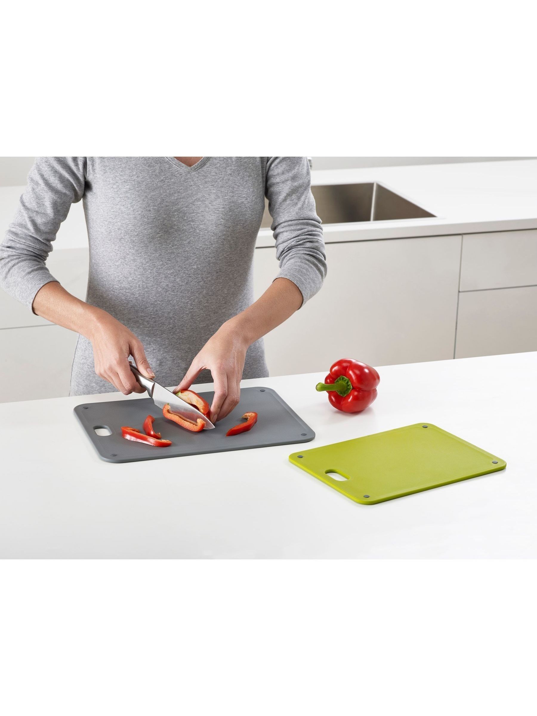 Joseph Joseph Set of 2 Green DoorStore Chopping Boards Set - Image 2 of 4