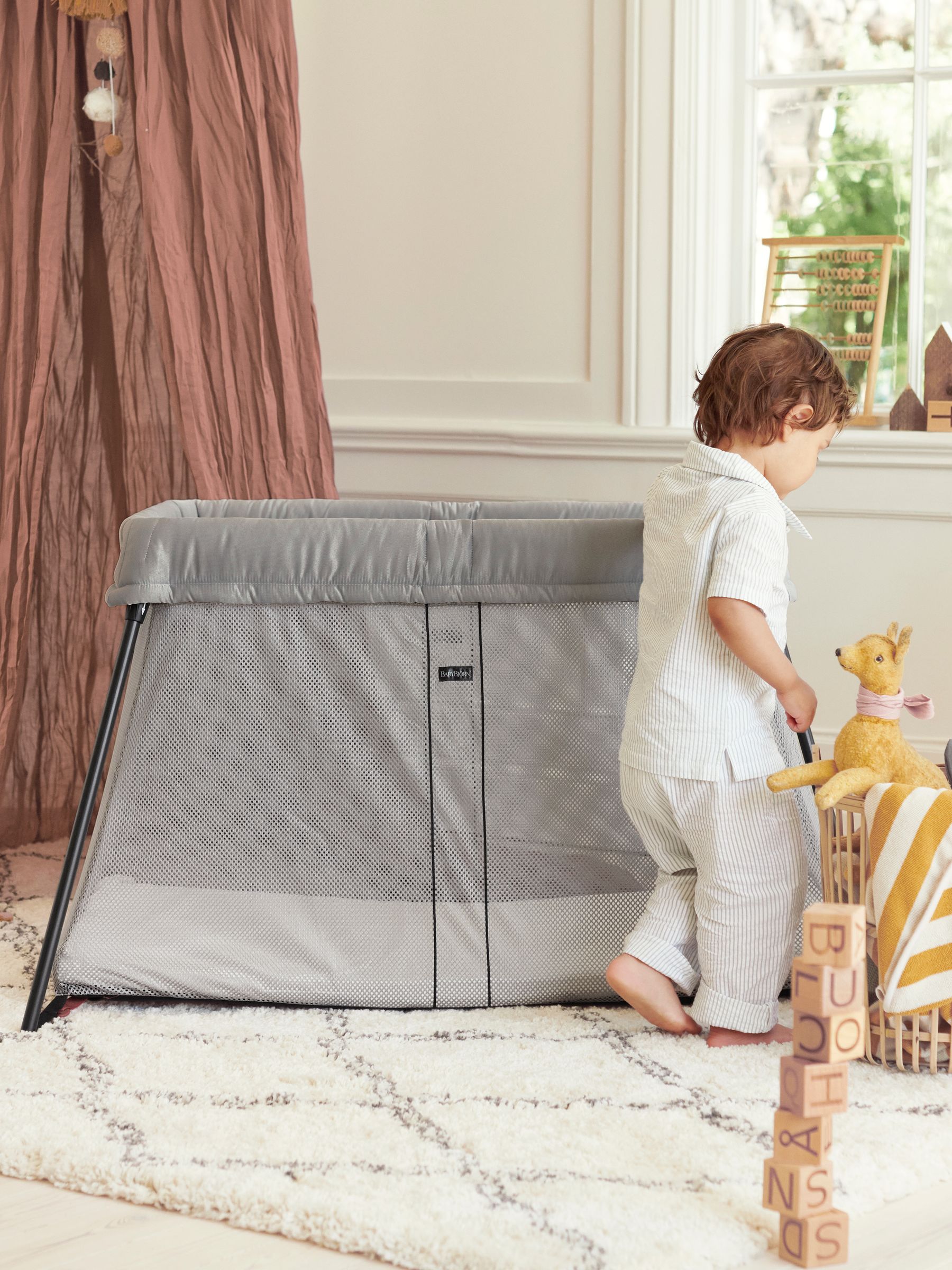 BabyBjörn Silver Travel Cot - Image 2 of 4