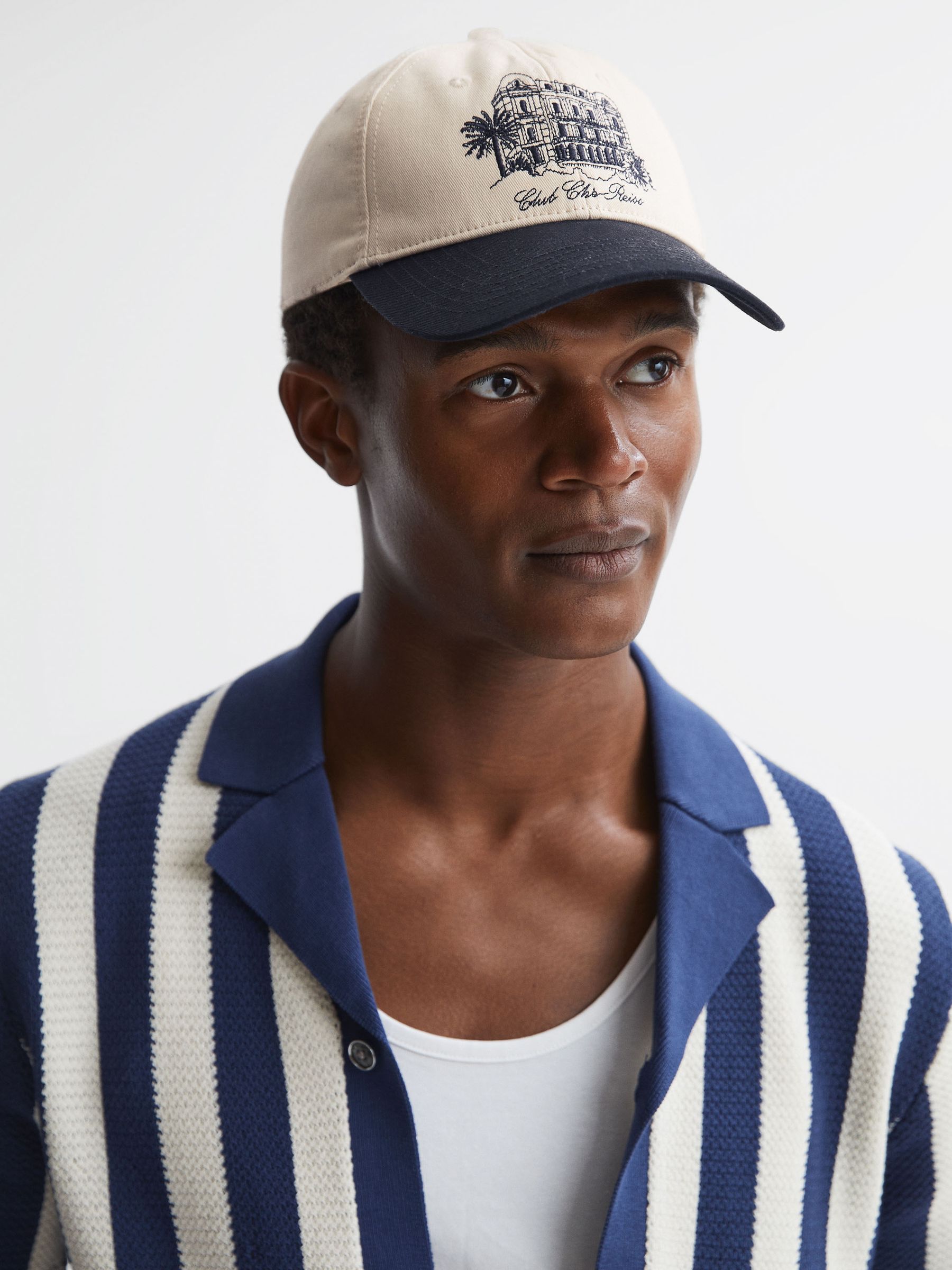 Reiss | Ché Embroidered Baseball Cap in White/Bright Blue - Image 2 of 4