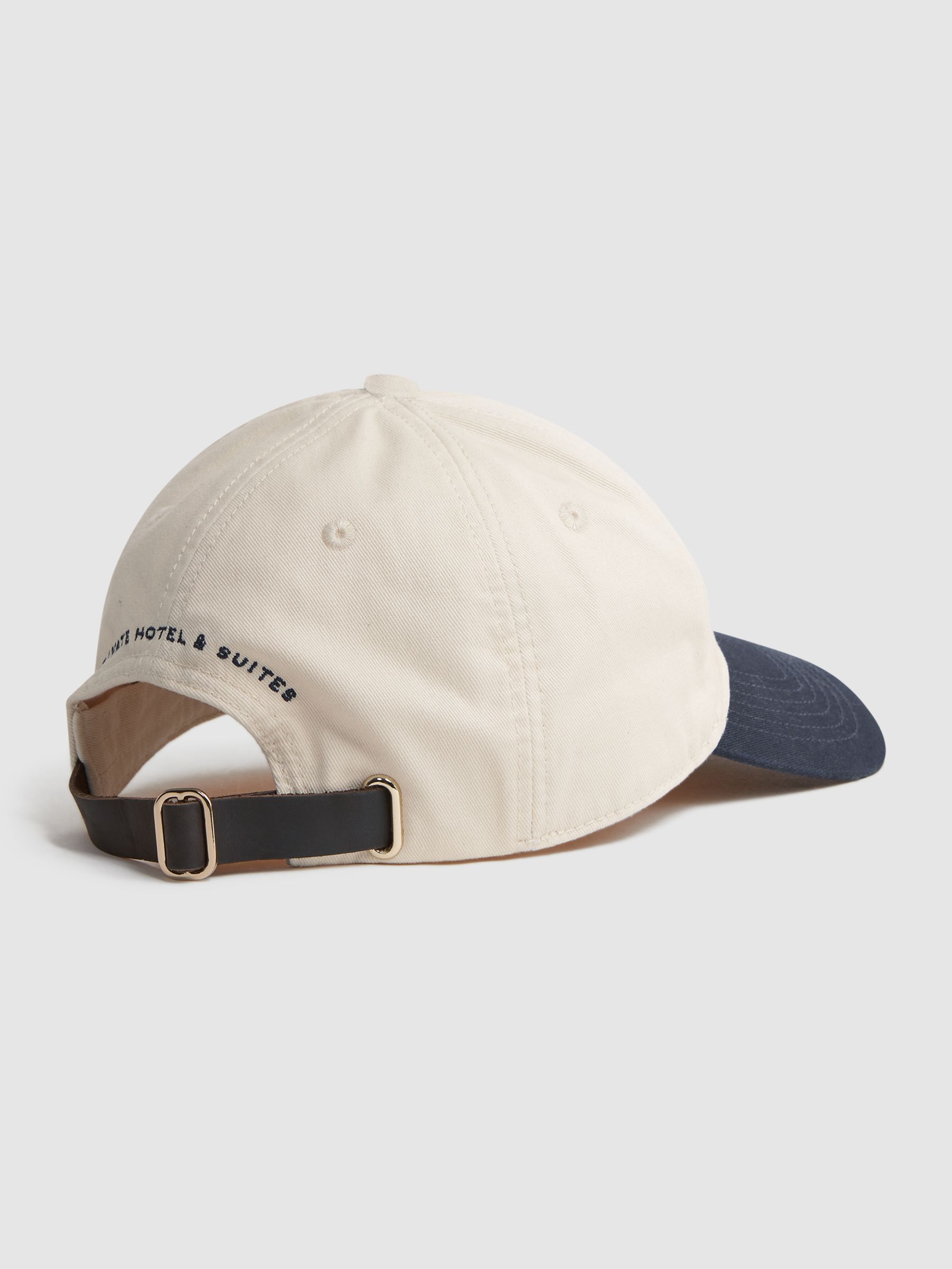 Reiss | Ché Embroidered Baseball Cap in White/Bright Blue - Image 4 of 4
