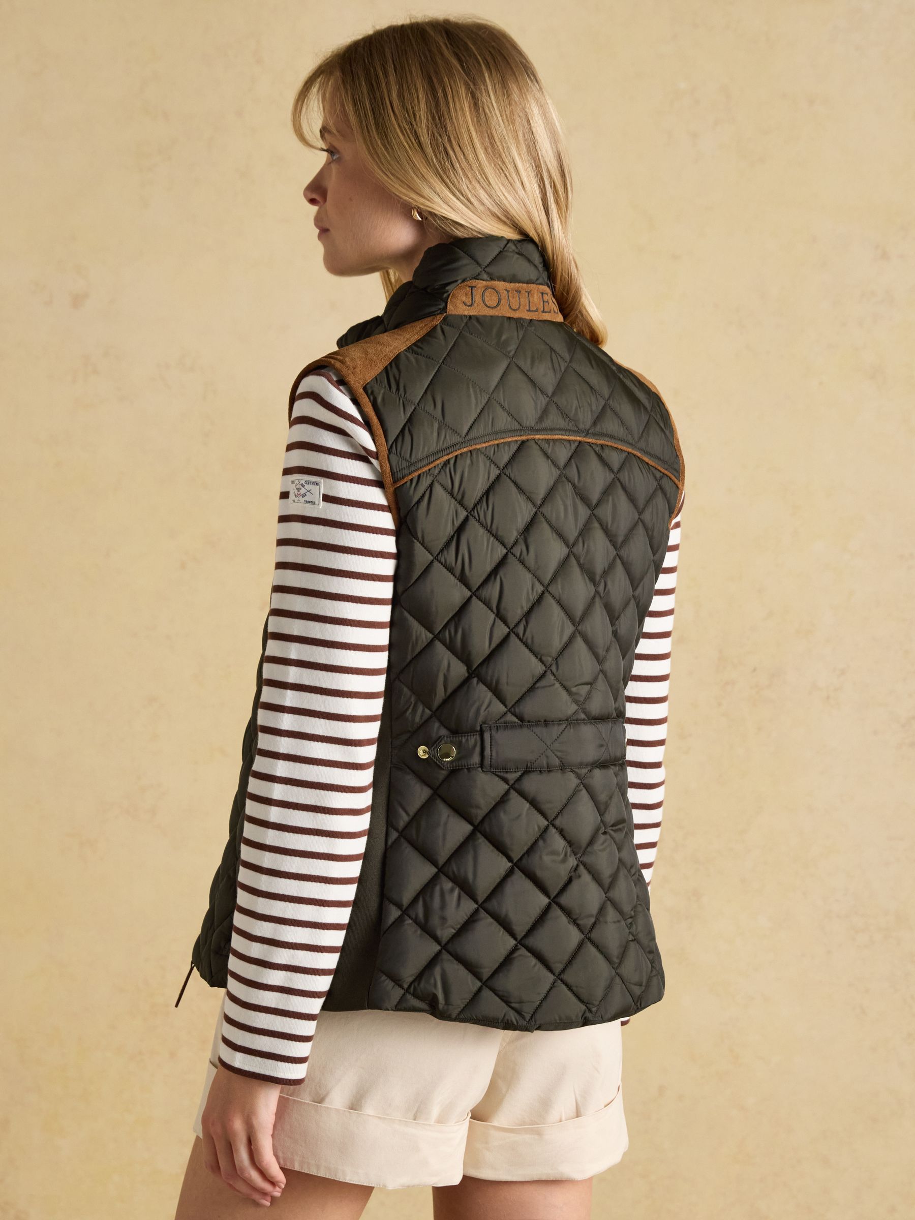 Braemar Luxe Khaki Green Showerproof Diamond Quilted Gilet - Image 2 of 7