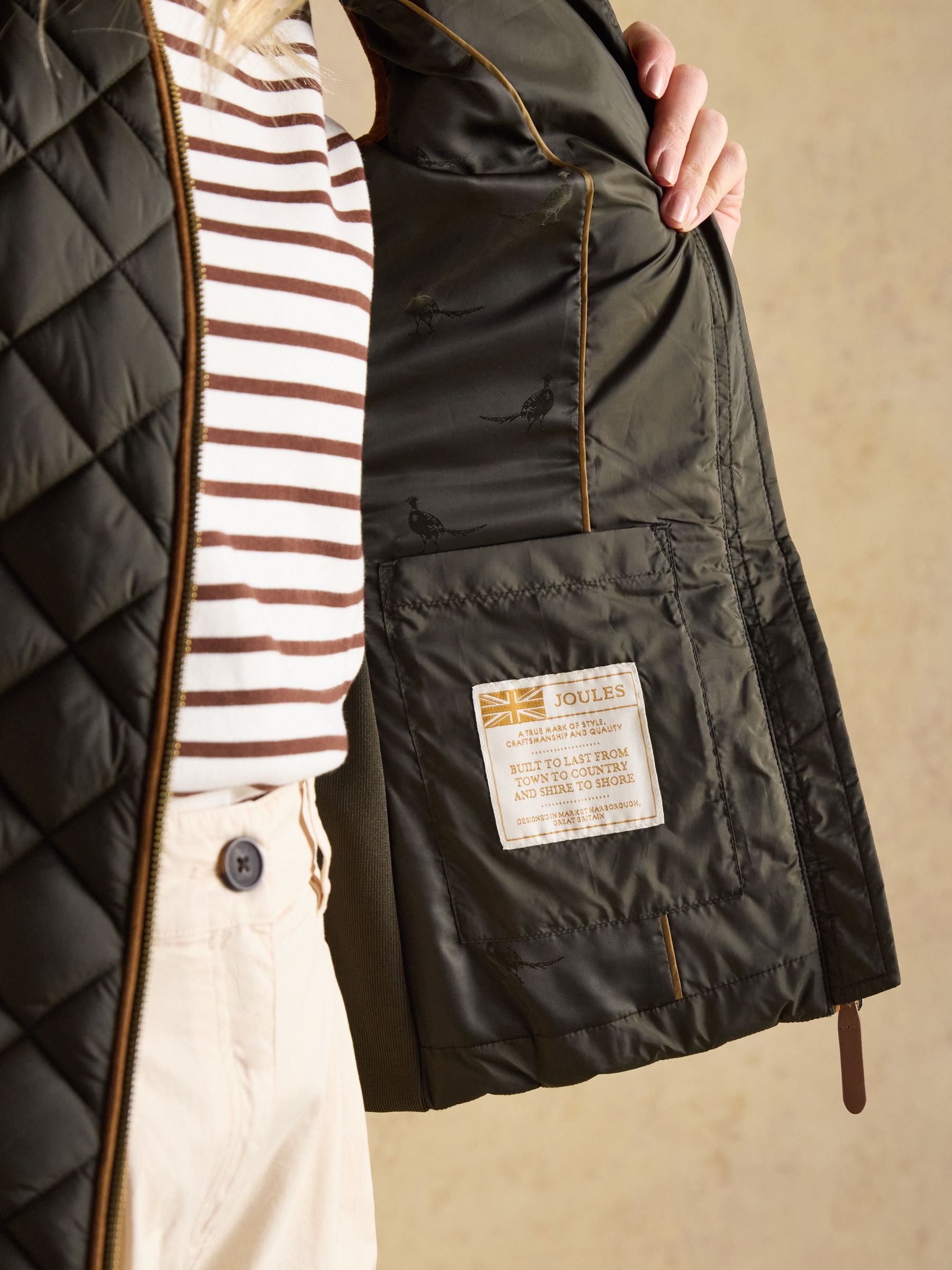 Braemar Luxe Khaki Green Showerproof Diamond Quilted Gilet - Image 4 of 7