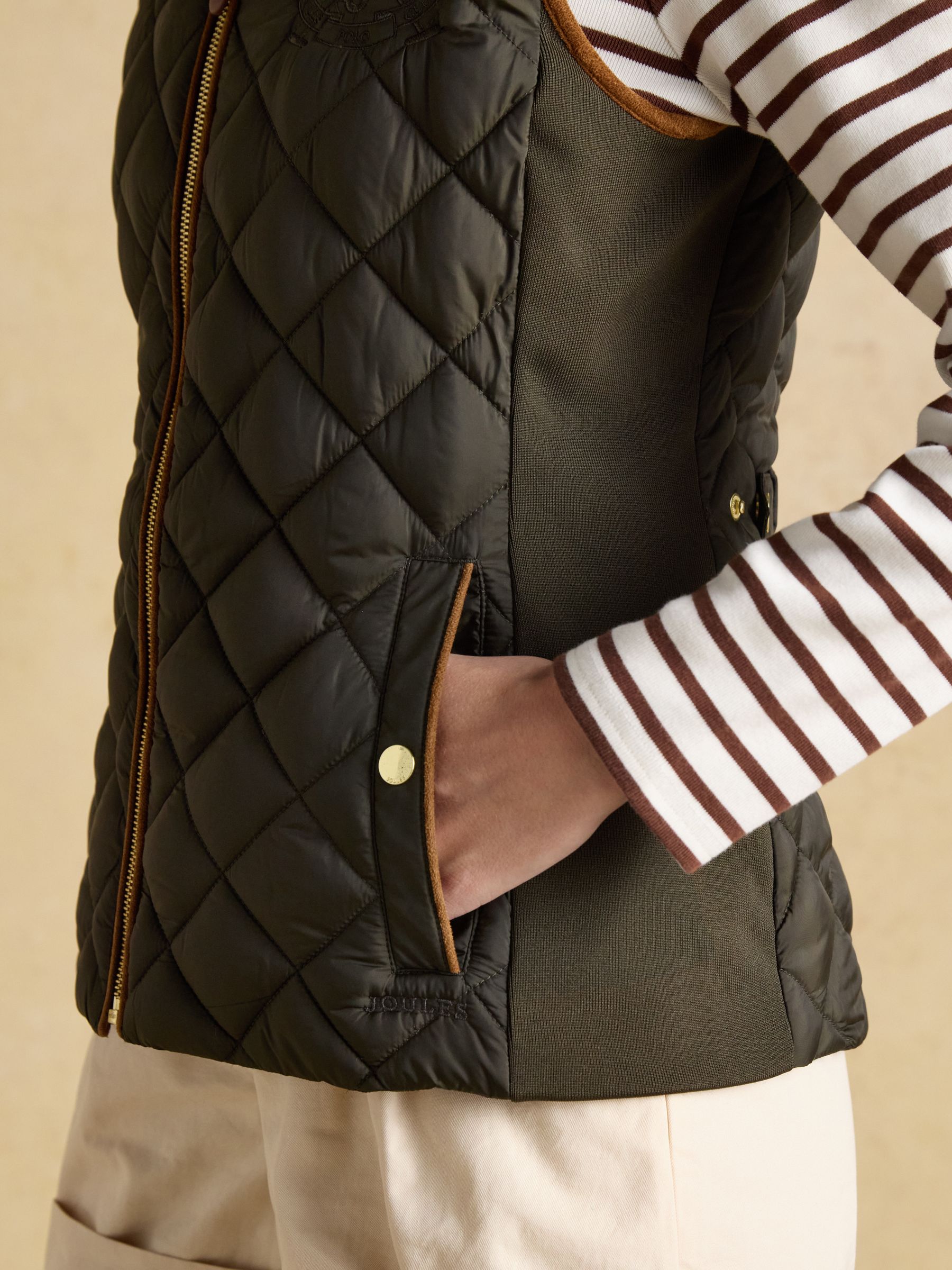Braemar Luxe Khaki Green Showerproof Diamond Quilted Gilet - Image 6 of 7