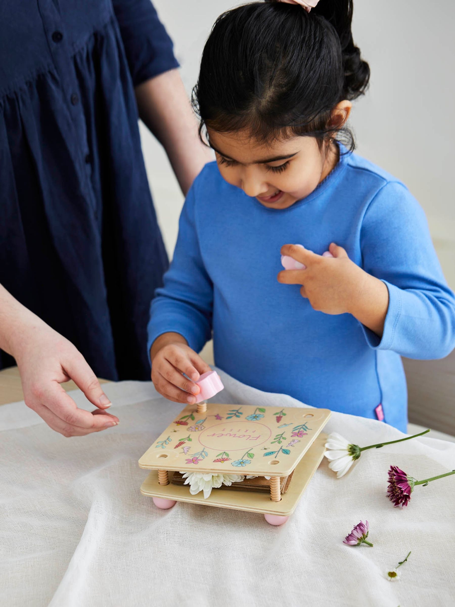 Wooden Flower Press - Image 7 of 7
