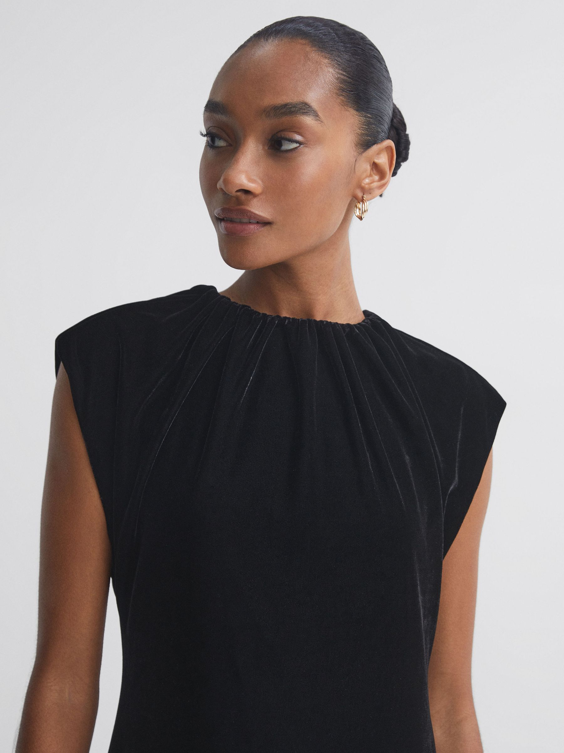 Florere Velvet Tie Neck Midi Dress in Black - Image 3 of 5