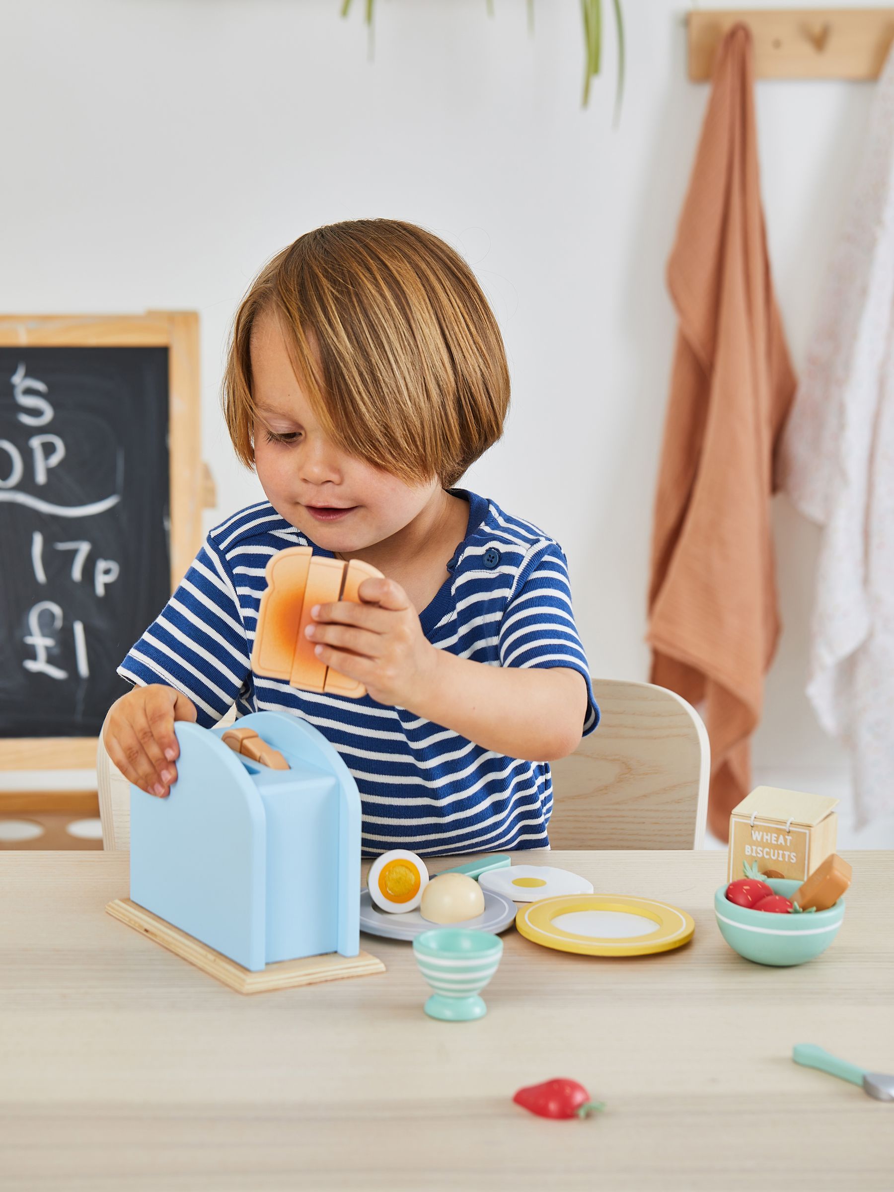 Wooden Breakfast Set - Image 2 of 12