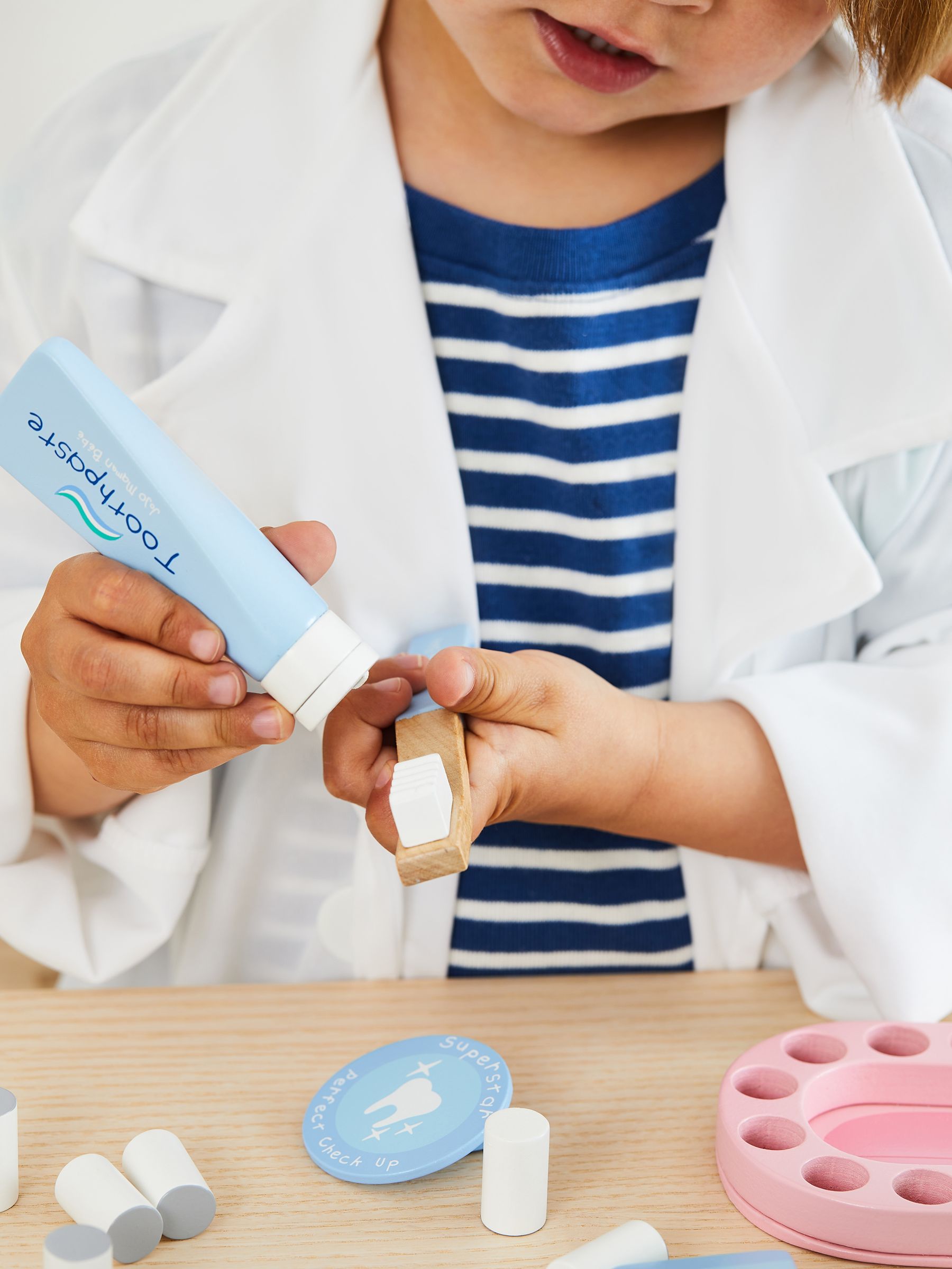 Dentist Kit Play Set - Image 8 of 10