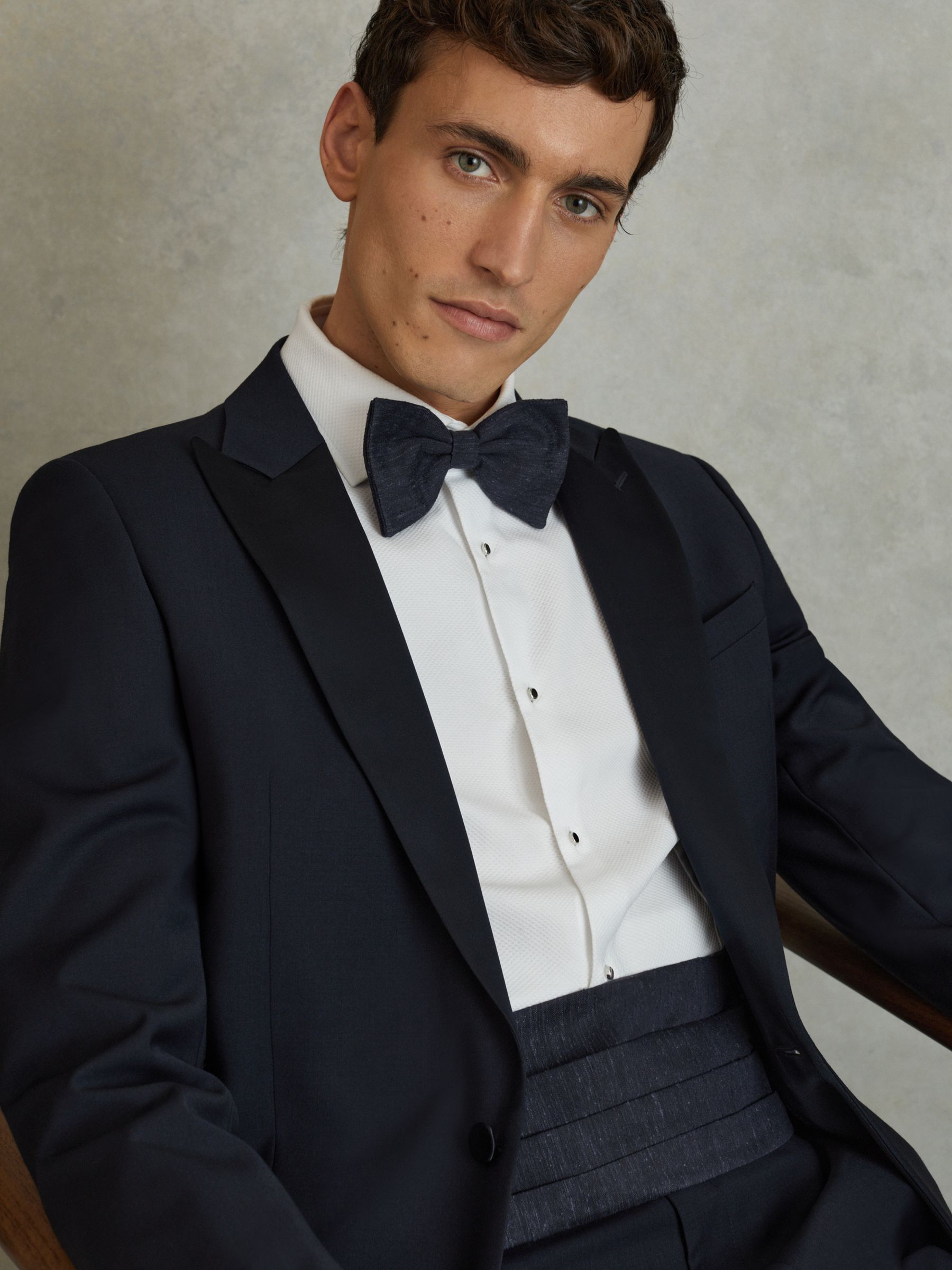 Silk Blend Pleated Cummerbund in Navy - Image 2 of 4
