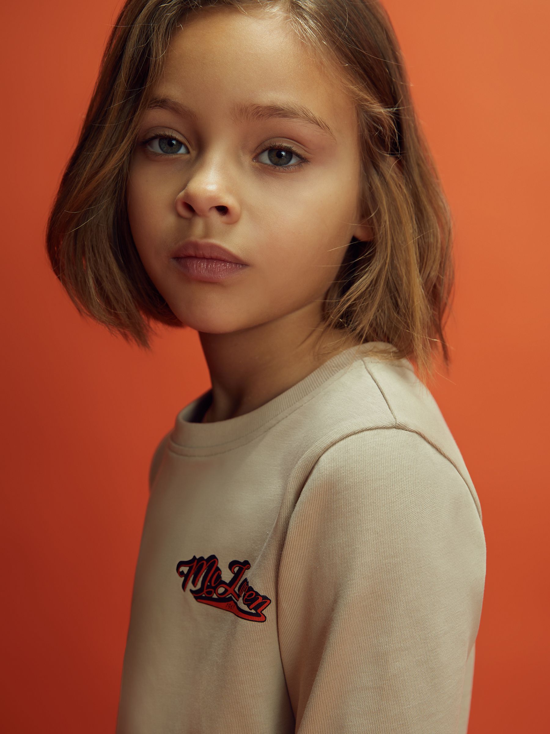 9-13 yrs McLaren F1 Crew Neck Tour T-Shirt in Taupe - Image 9 of 12