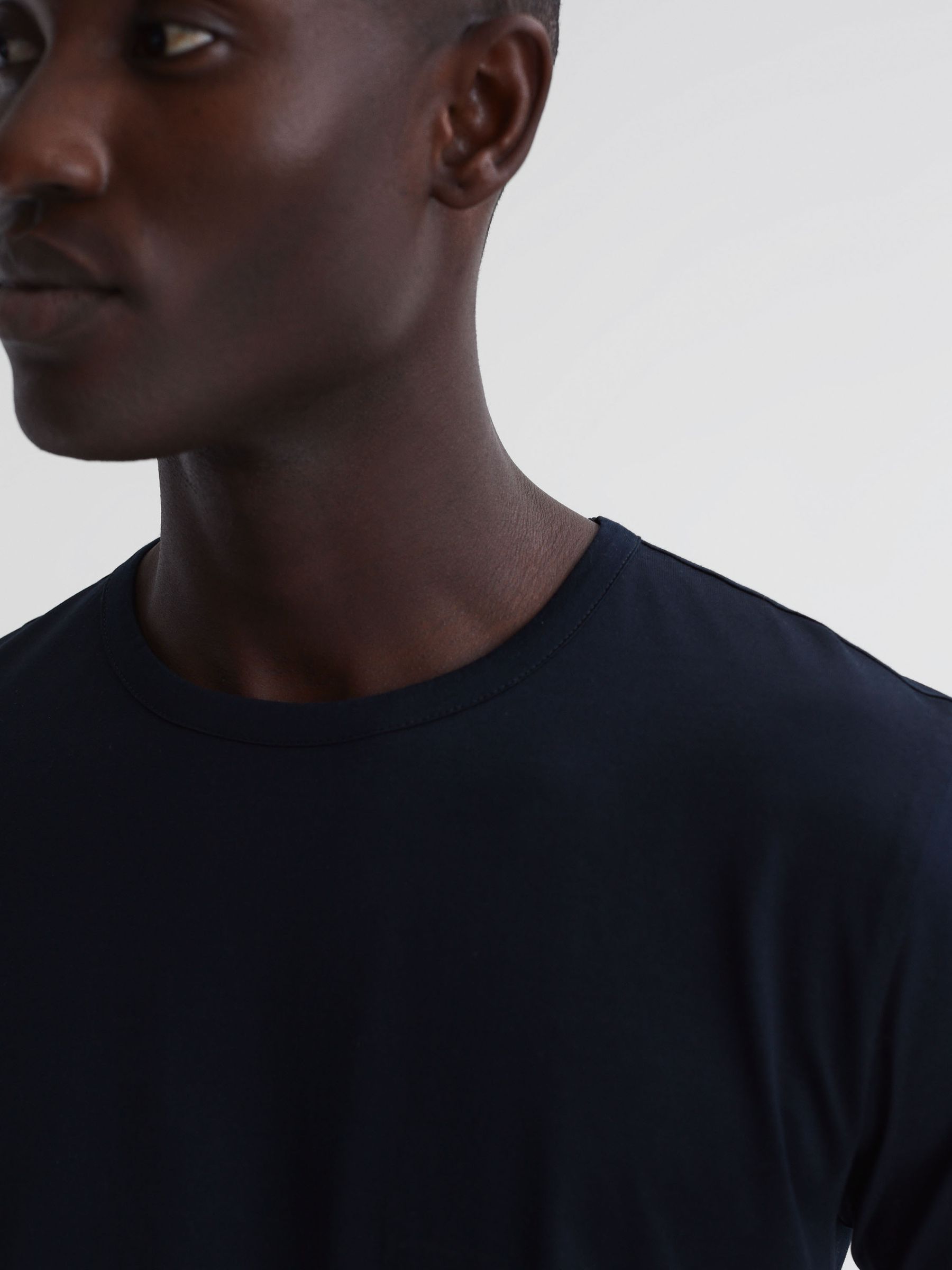 Mercerised Crew Neck T-shirt in Navy - Image 4 of 6