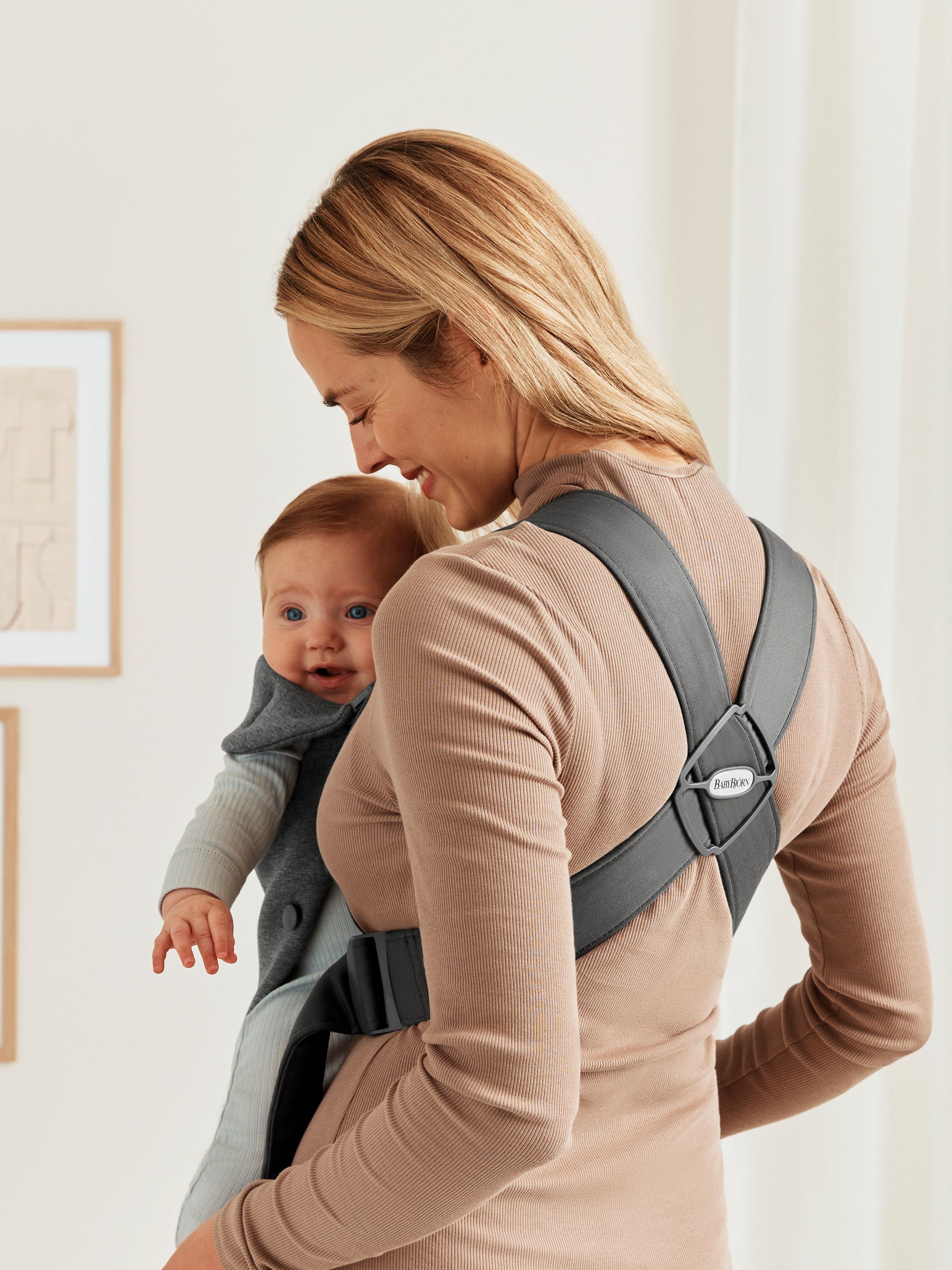 BabyBjörn Dark Grey Baby Carrier Mini Woven - Image 2 of 4