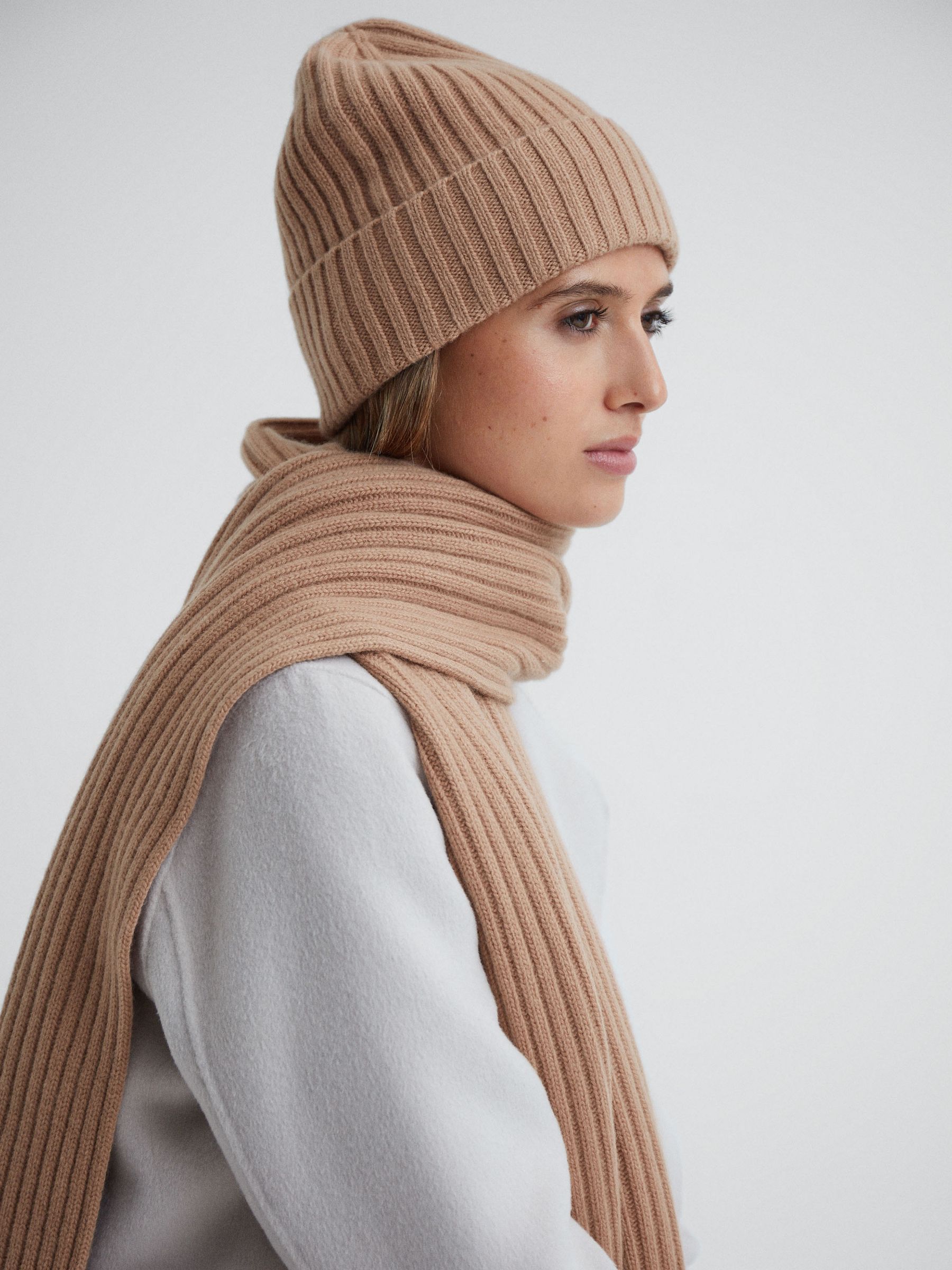 Cashmere-Wool Beanie Hat in Pink - Image 3 of 5