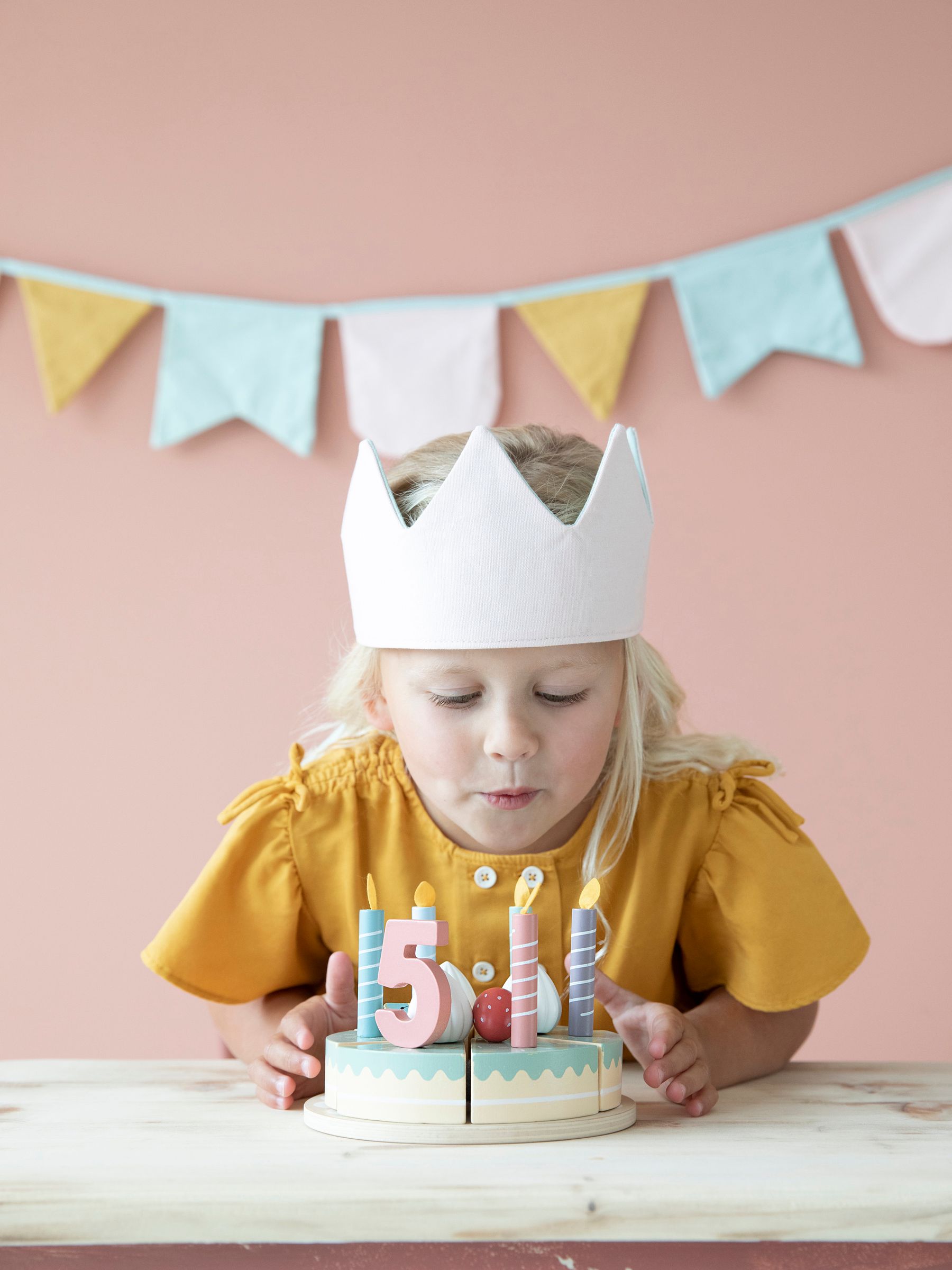 Little Dutch Birthday Cake - Image 8 of 10