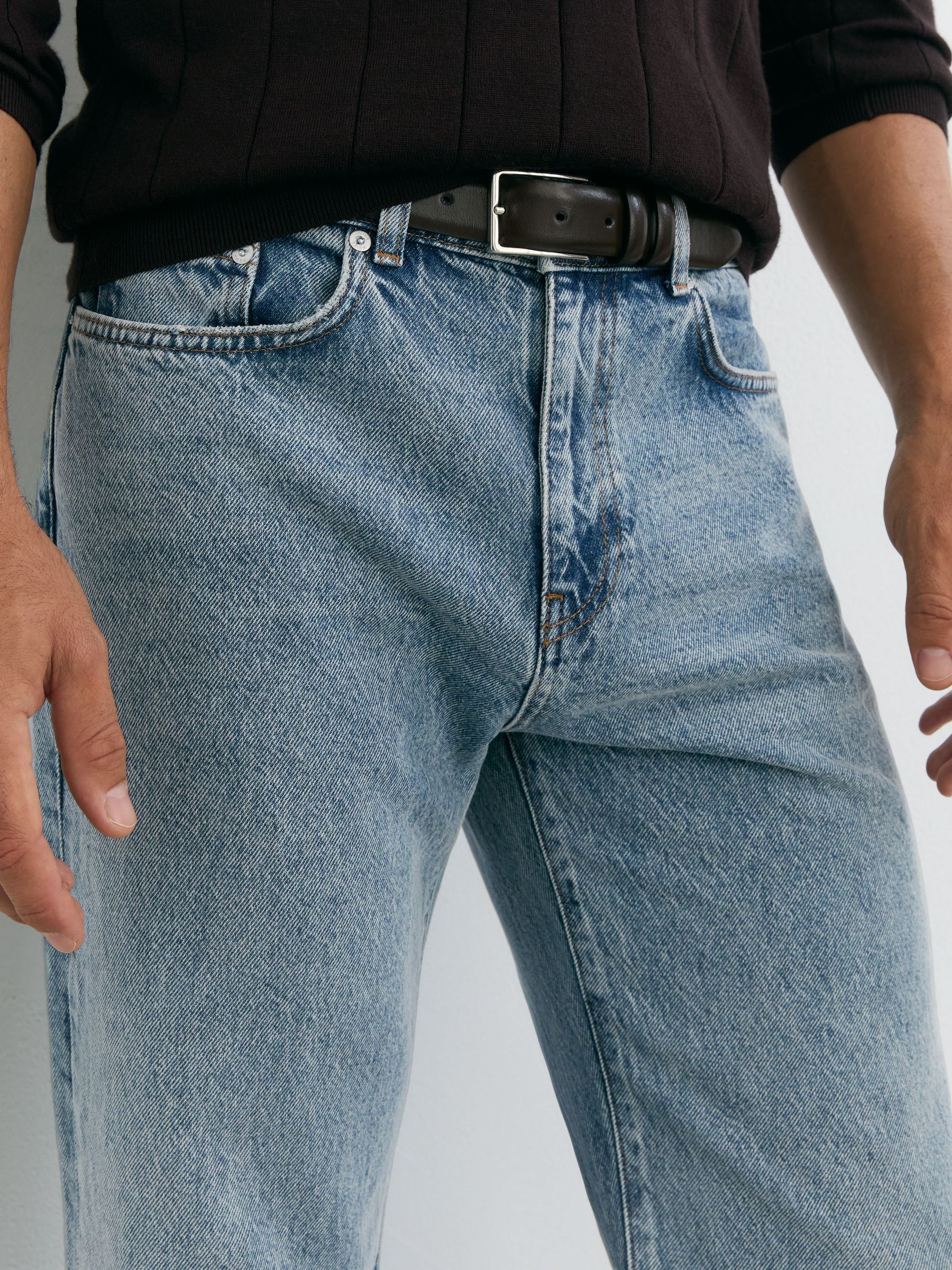 Jeans in Light Stone Wash - Image 4 of 7