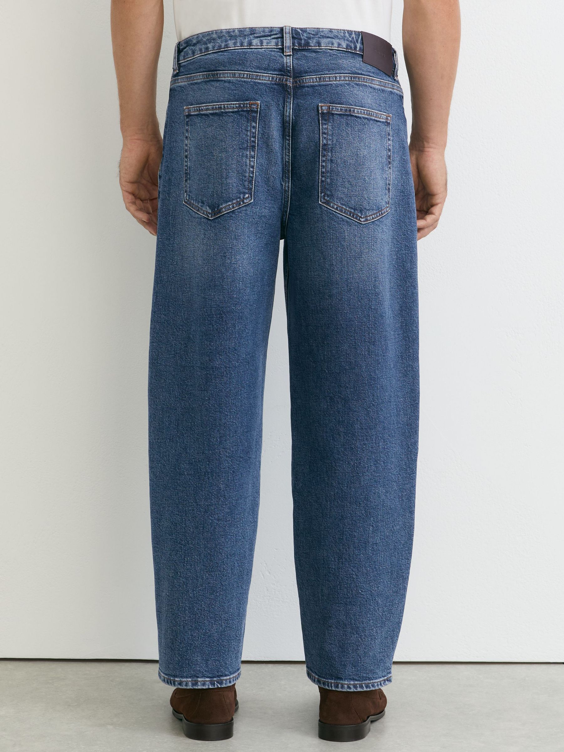 Jeans in Indigo Blue Wash - Image 5 of 7