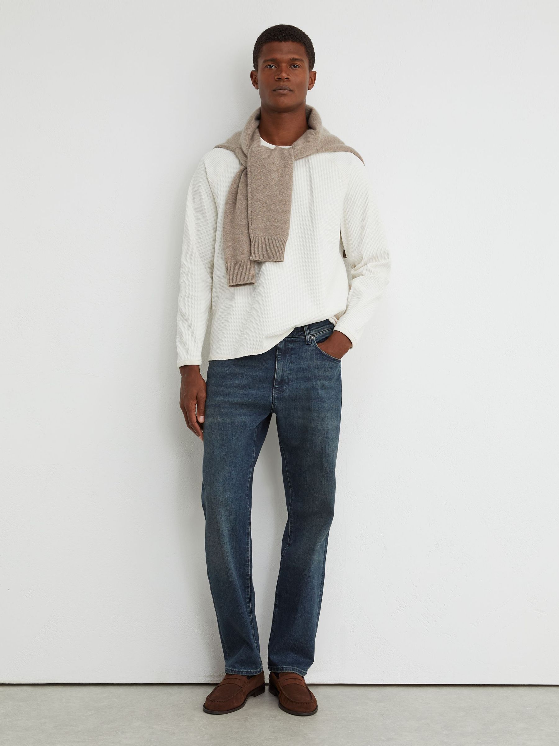 Comfort-Stretch Jeans in Dark Blue - Image 1 de 7