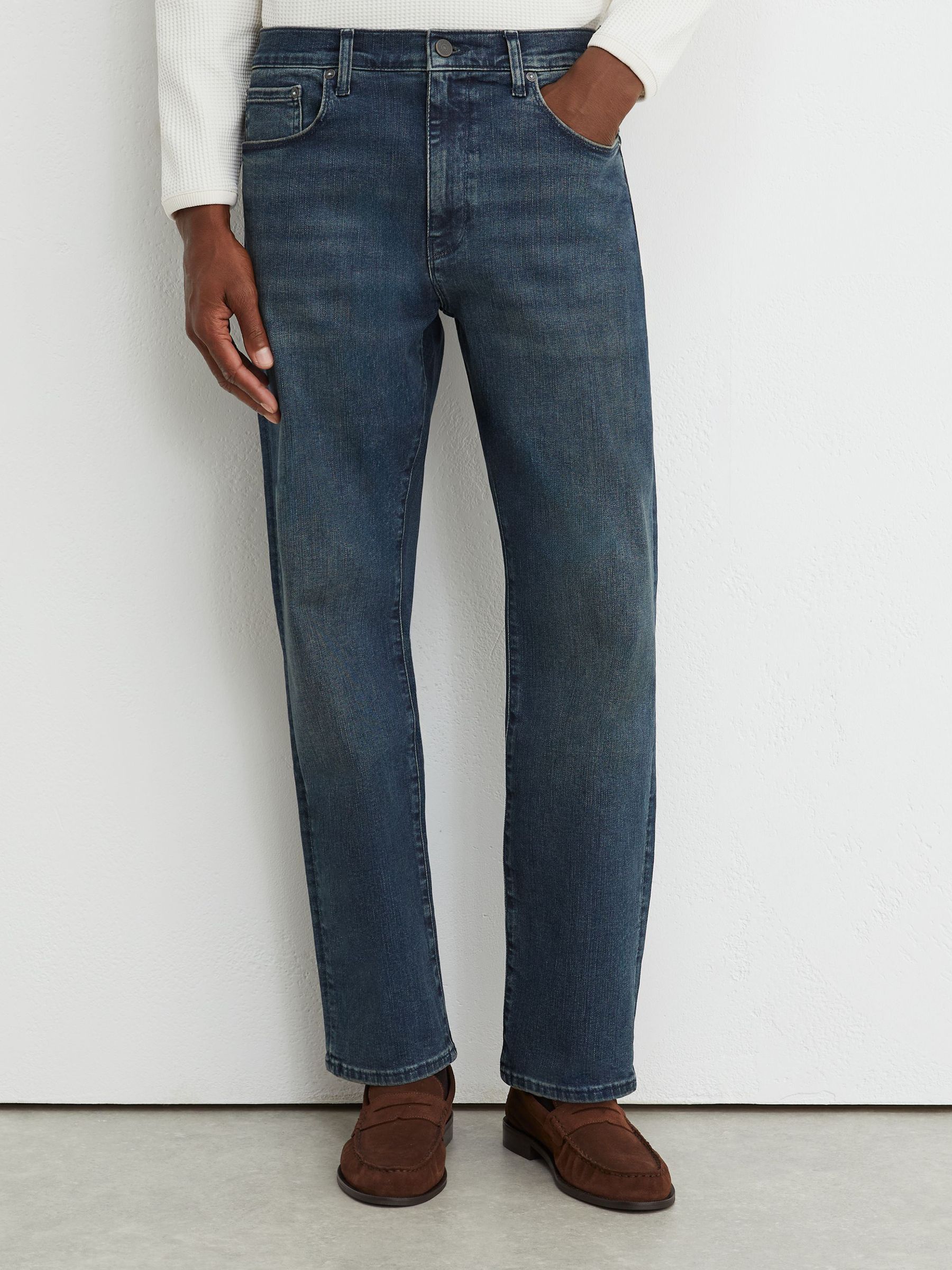 Comfort-Stretch Jeans in Dark Blue - Image 3 de 7
