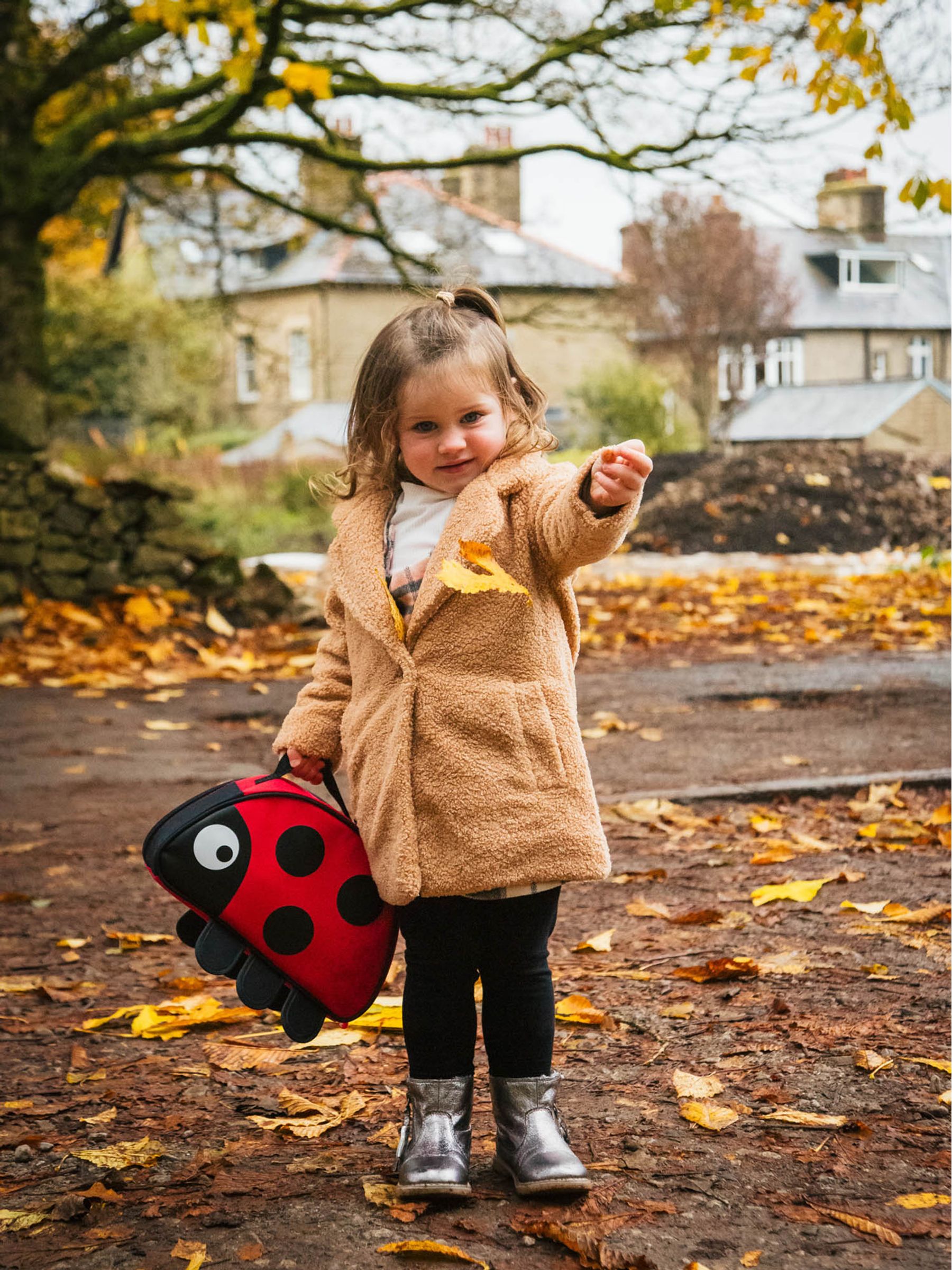 Tum Tum Lucy Ladybird Lunch box - Image 3 of 5