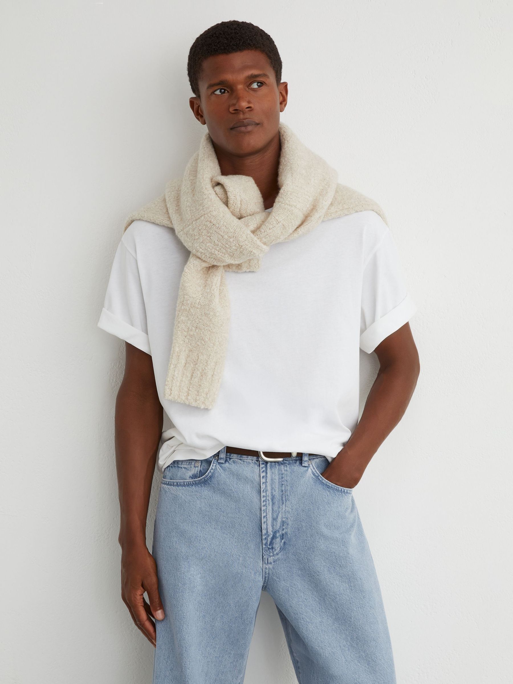 Baggy-Fit Jeans in Light Blue Wash - Image 4 of 7