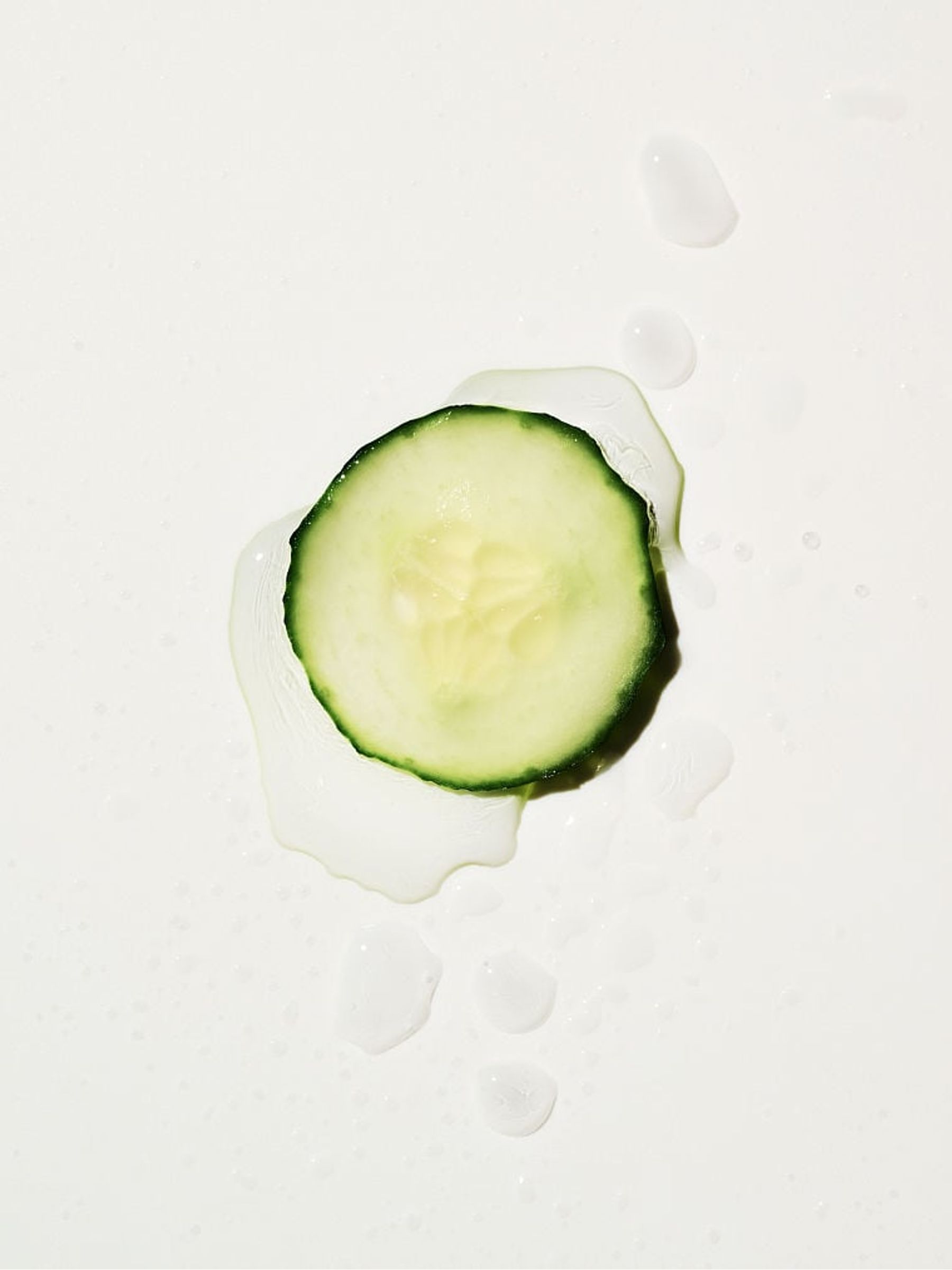 Cucumber Body Wash 355ml - Image 2 of 3
