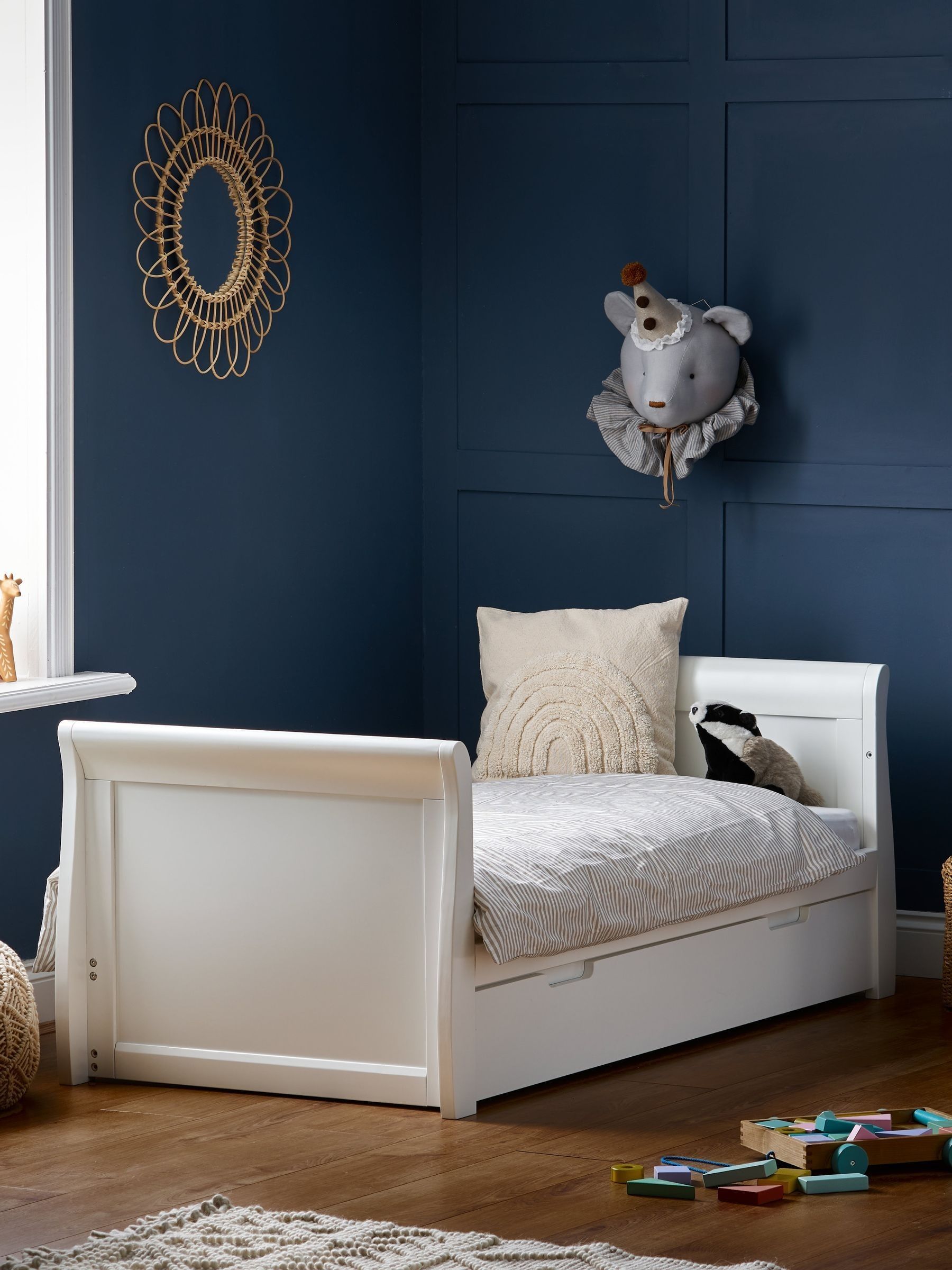 Obaby White Stamford Classic Regular Cot Bed - Image 2 of 6