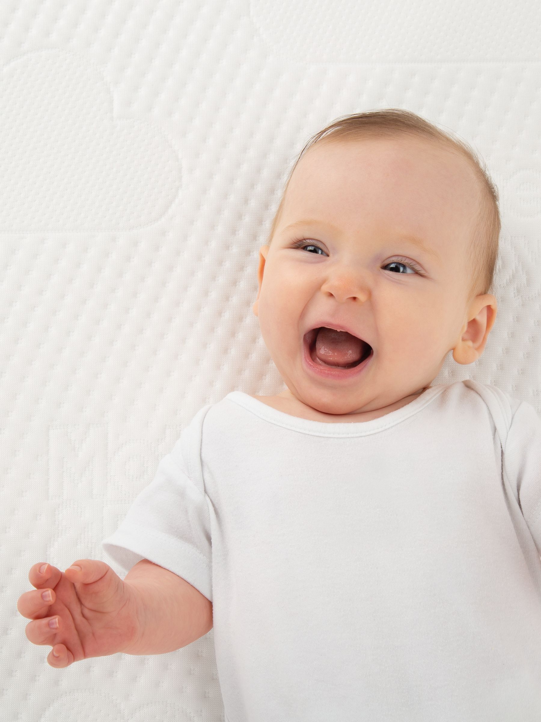 White Mother&Baby Anti Allergy Foam Moses Basket Small Mattress - Image 5 of 6