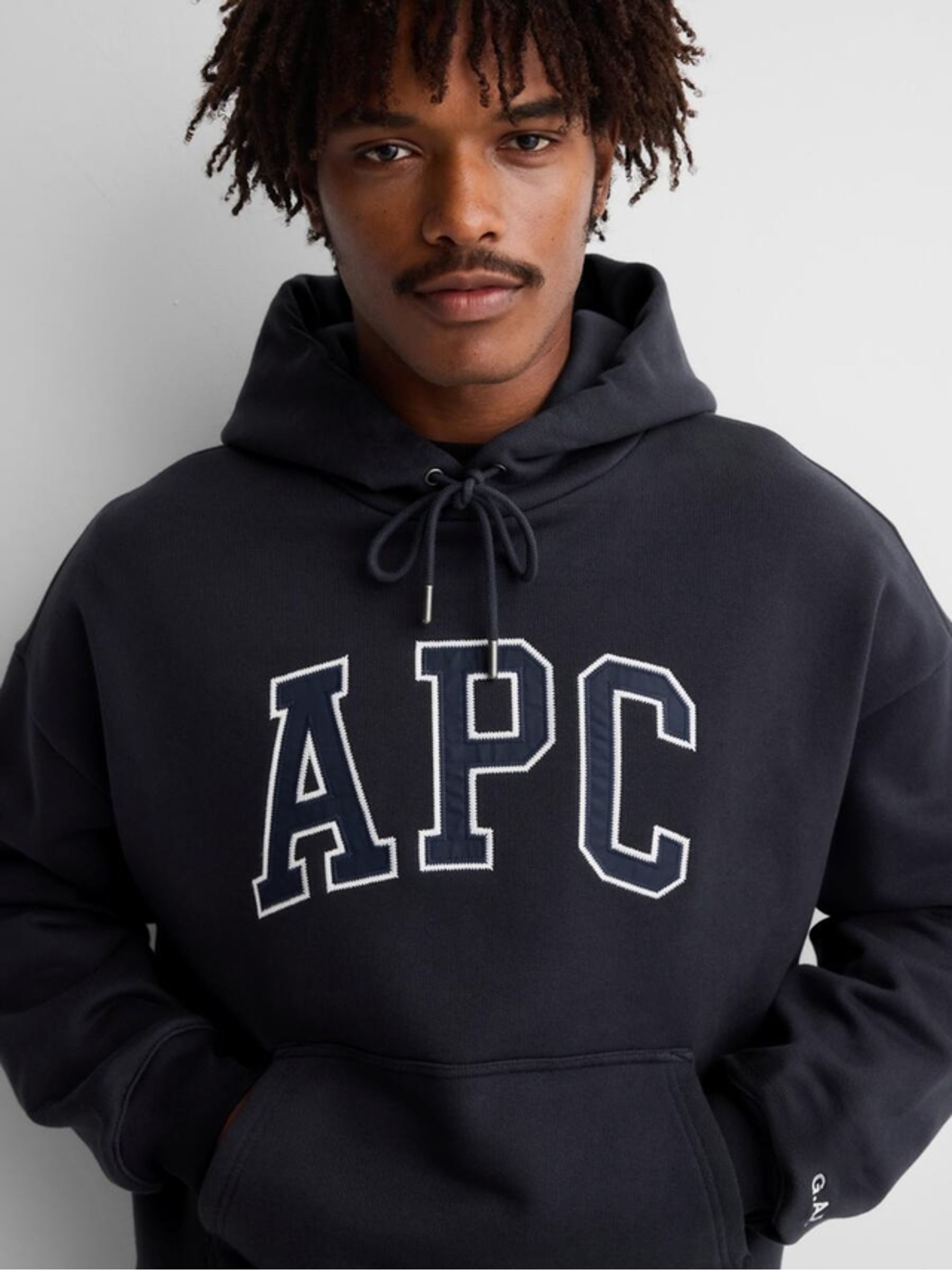 Gap x A.P.C. Black Extra Heavyweight Logo Hoodie - Image 4 of 9