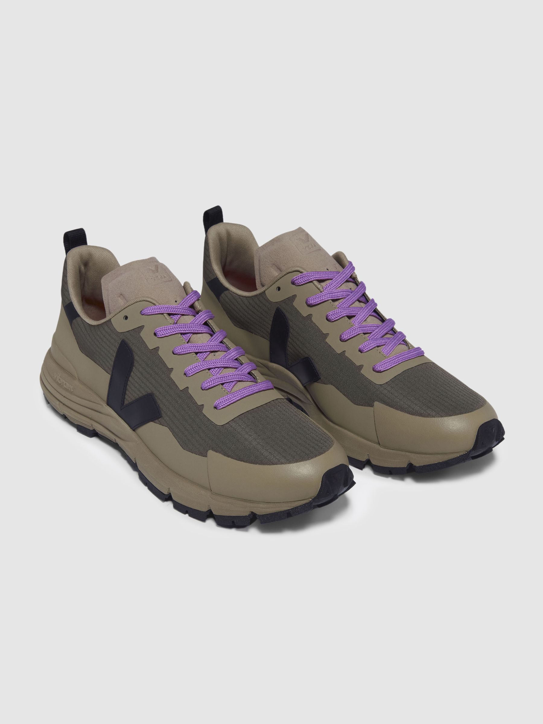 Veja Mesh Hiking Trainers in Khaki/Black - Image 2 of 4