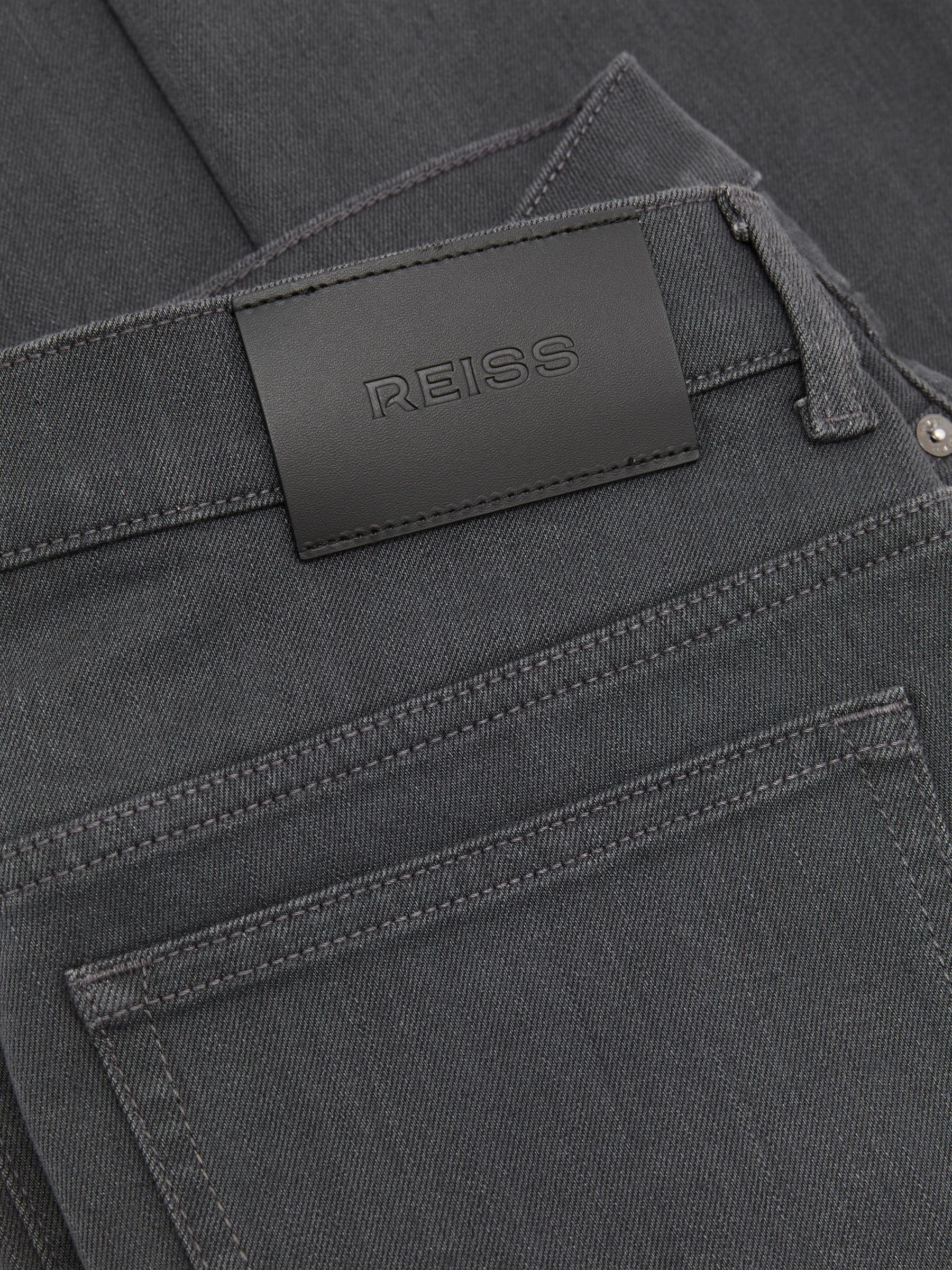 Jeans in Stay Grey - Image 7 of 7