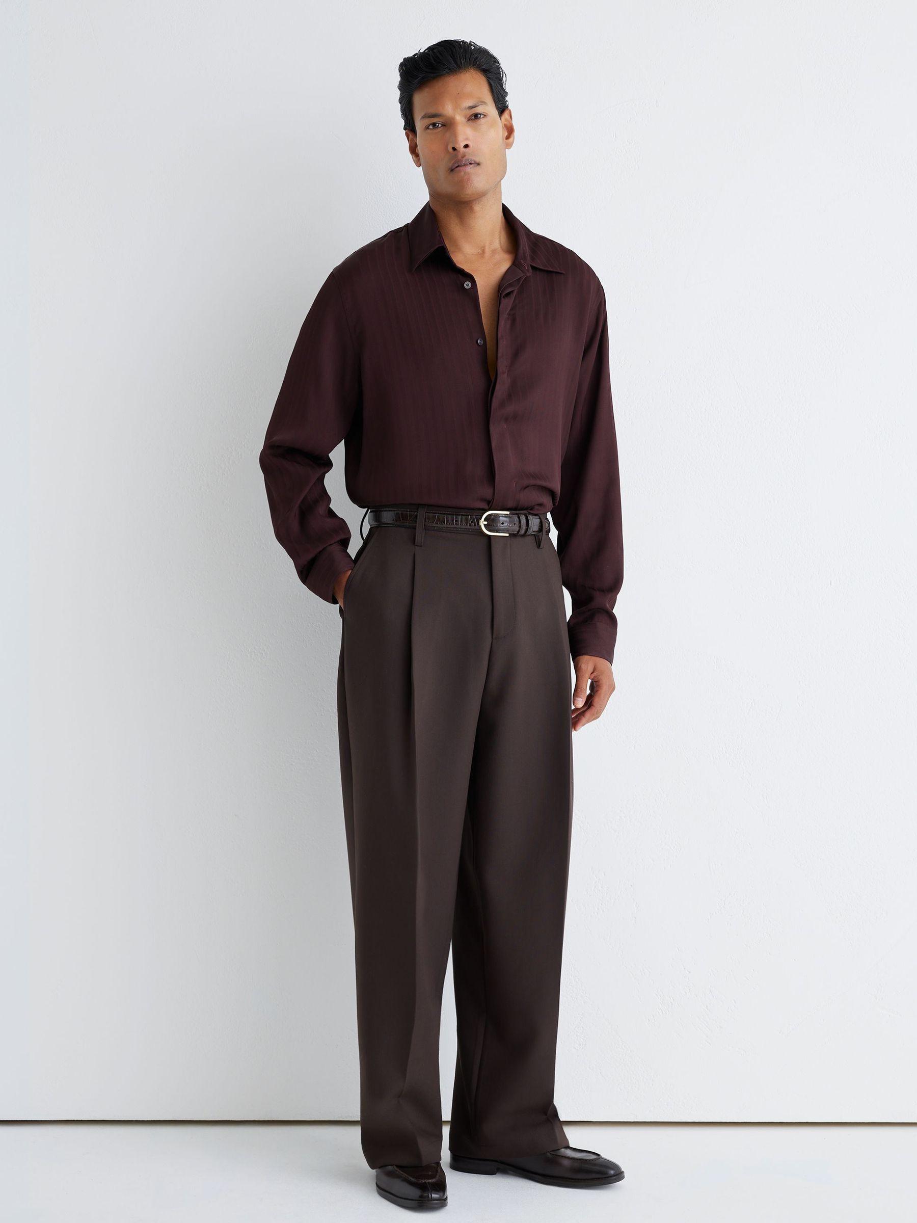 Atelier Herringbone-Stripe Long-Sleeve Shirt Regular-Fit in Bordeaux - Image 3 of 7