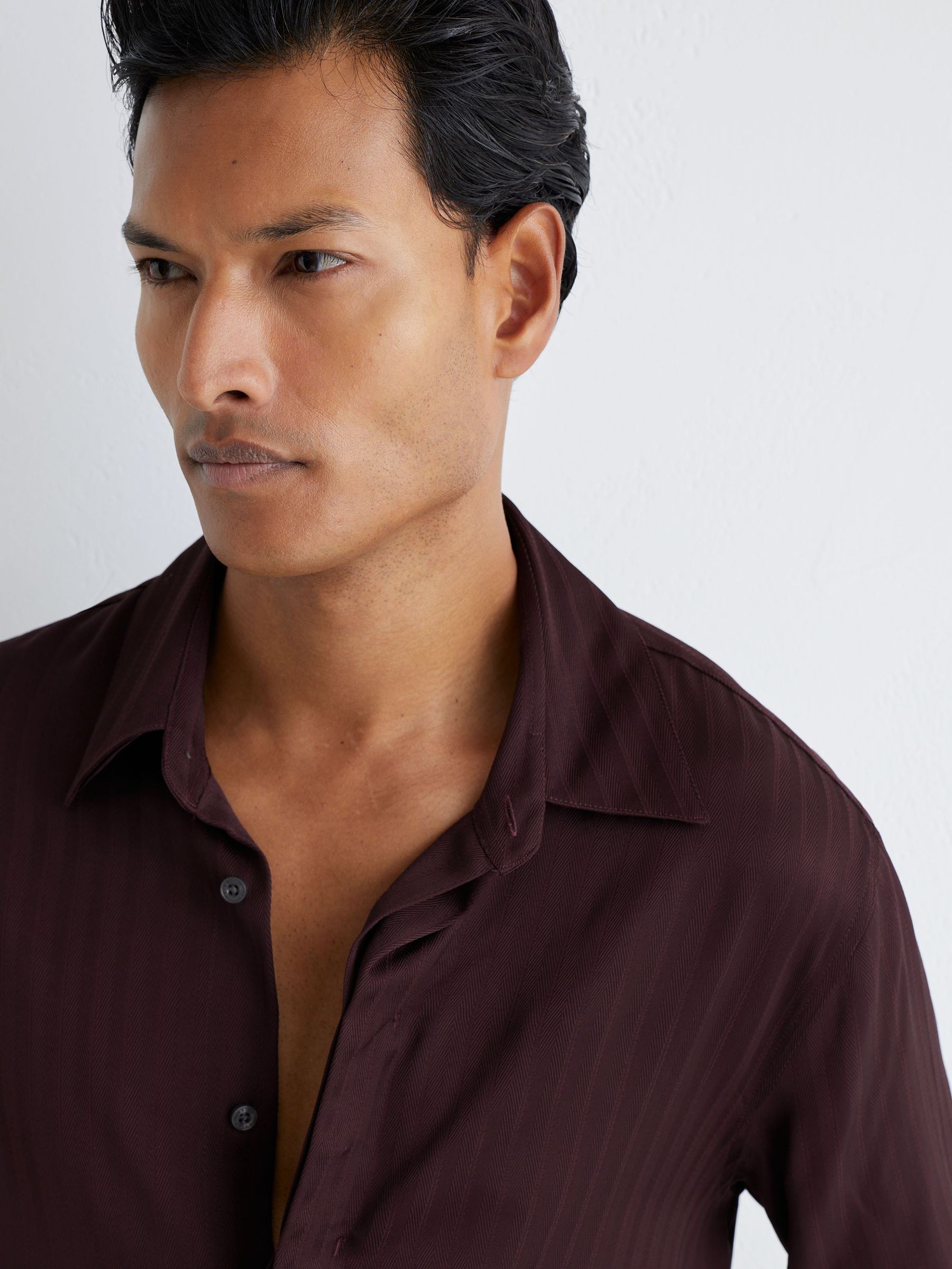 Atelier Herringbone-Stripe Long-Sleeve Shirt Regular-Fit in Bordeaux - Image 7 of 7